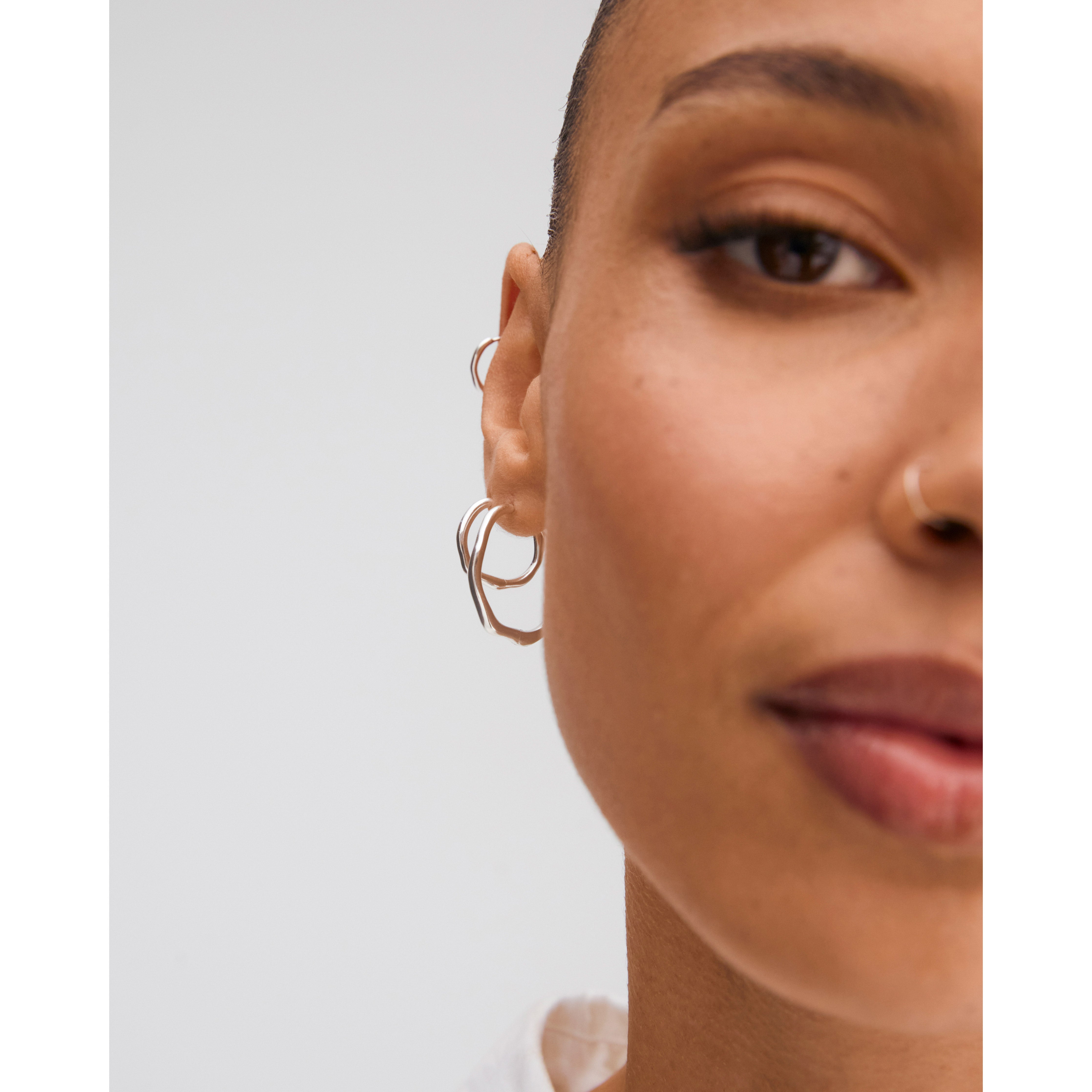 pilgrim-x-dea-pave-hoop-01-mini-creole-12-5mm-recycled-sterling-silber-einzelst- image 5