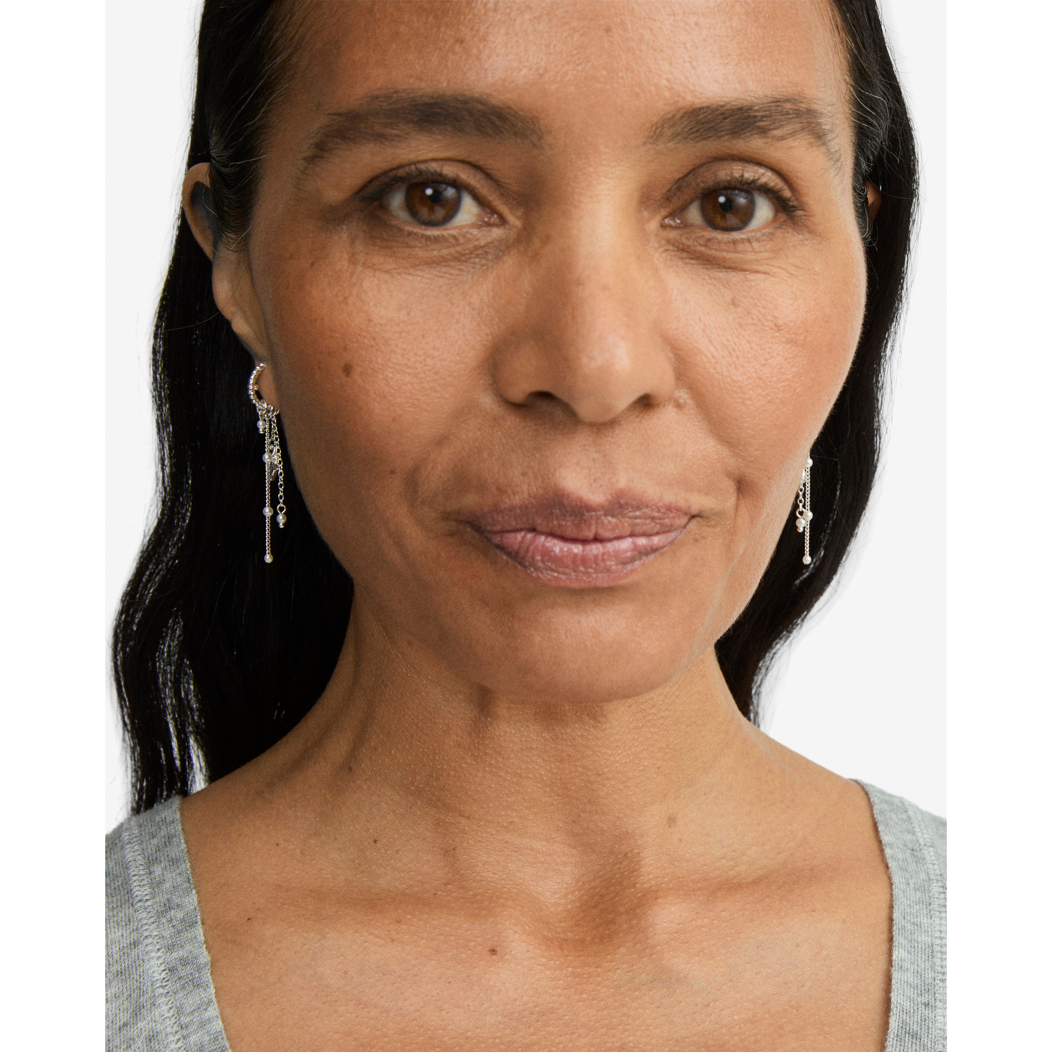 pilgrim-eron-ohrringe-silberplattiert-twisted-hoops-mit-kette-und-perlen image 2