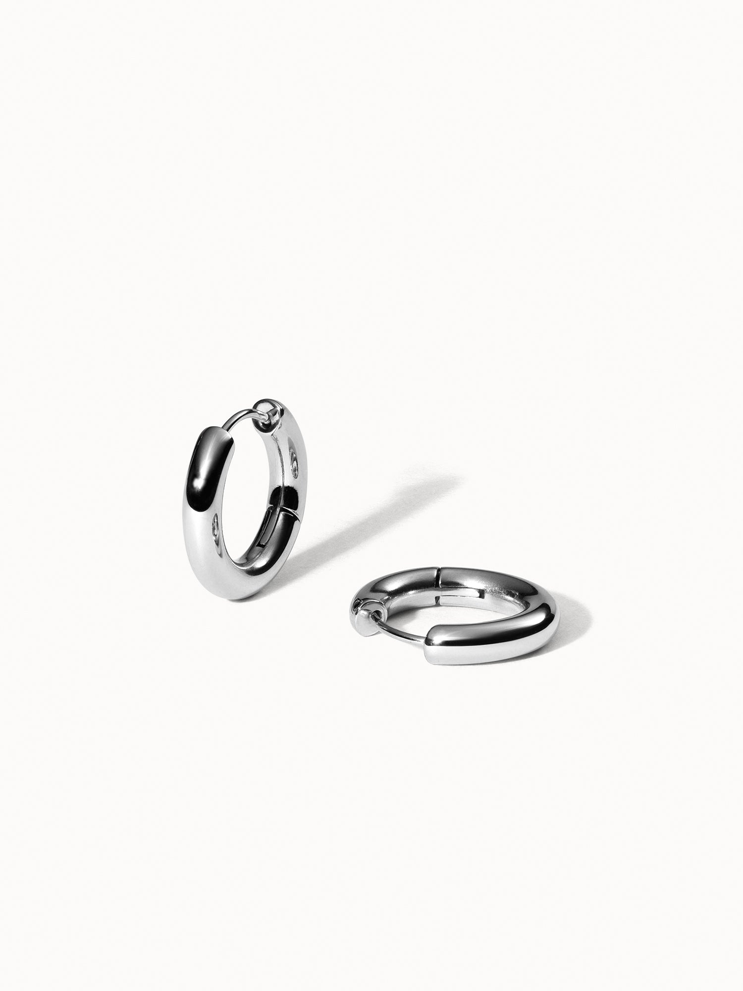 purelei-small-glamorous-ohrringe-creolen-21-mm-mit-scharnier-in-gold-und-silber image 4