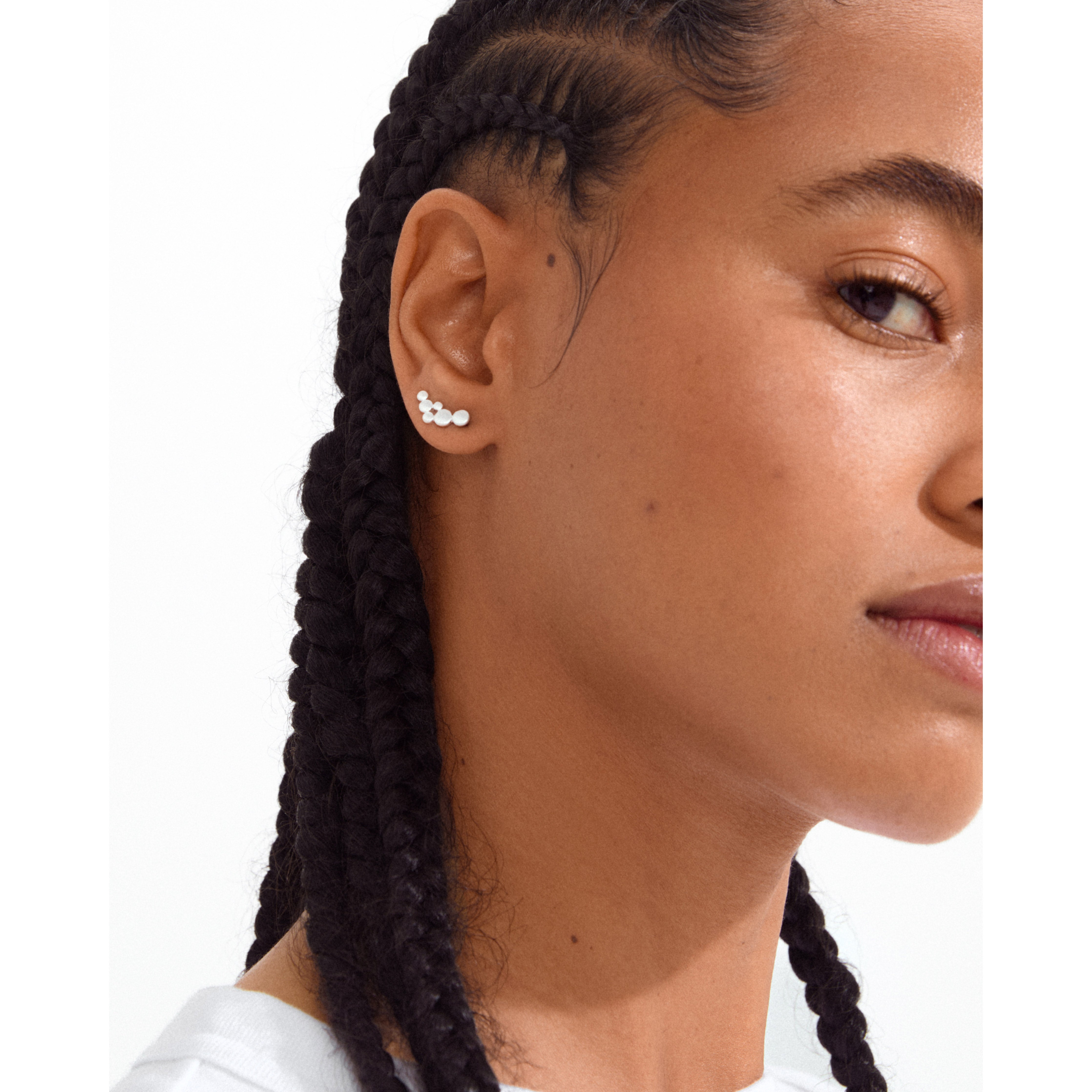 pilgrim-leah-ohrstecker-versilbert-mit-kreisen-im-ear-climber-look image 2