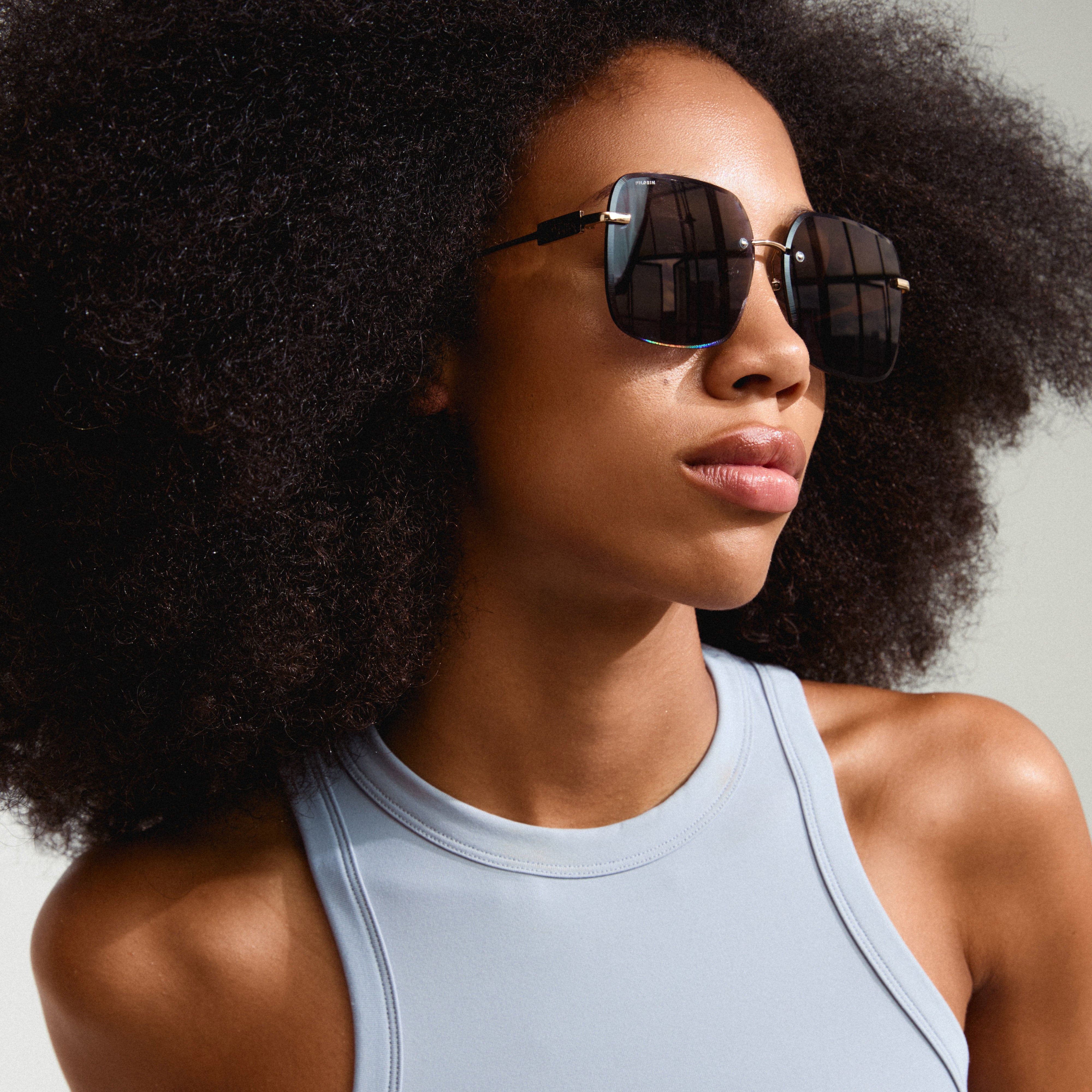 pilgrim-aylin-sonnenbrille-grau-gold-oversize-70s image 3