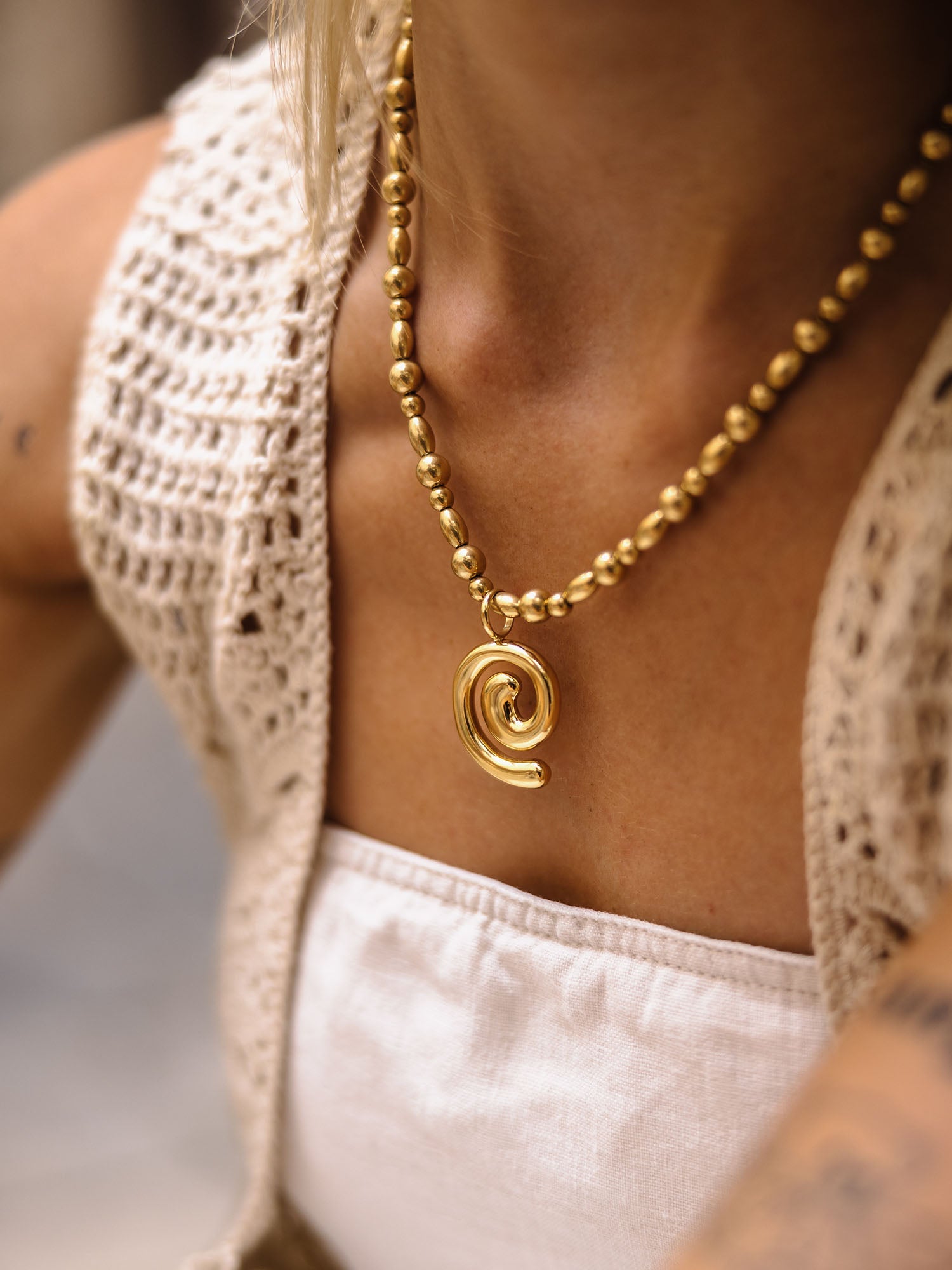 purelei-swirl-kette-mit-spiralanh-nger-statement-halskette-verstellbar-40-45-cm image 3