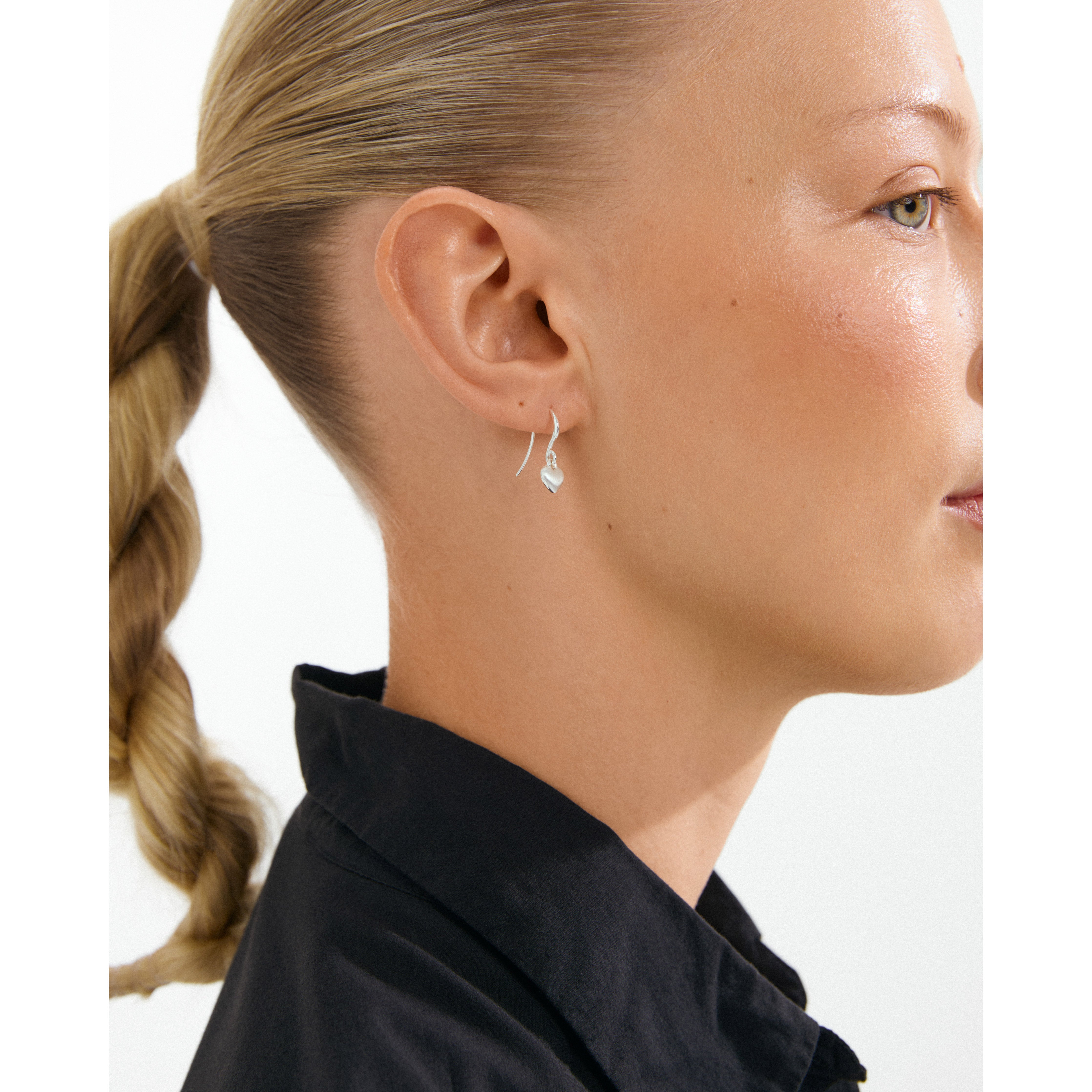 pilgrim-sophia-herz-ohrh-nger-silberfarben-versilbert image 3