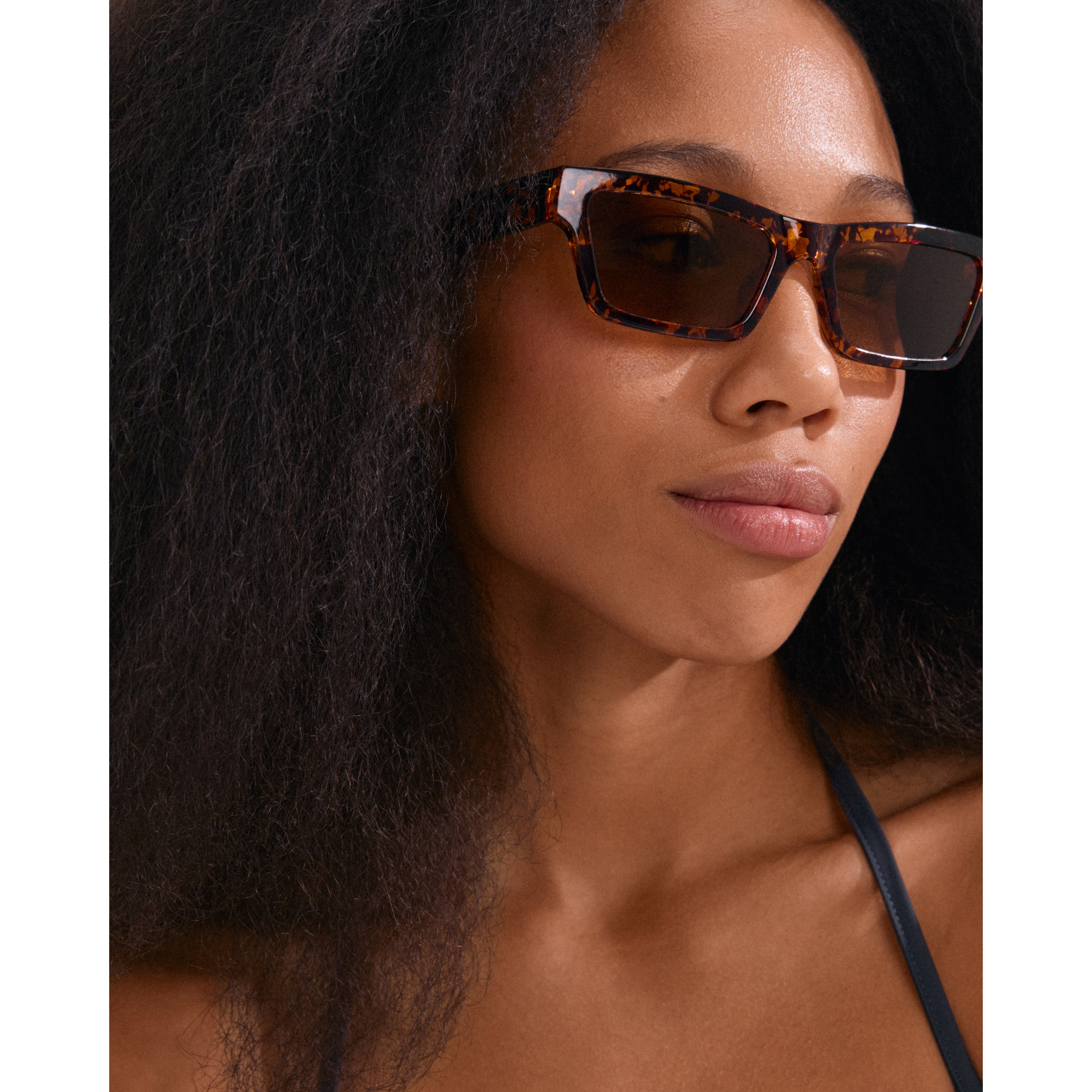 pilgrim-ashlyn-sonnenbrille-schildpatt-braun-eckige-form image 5
