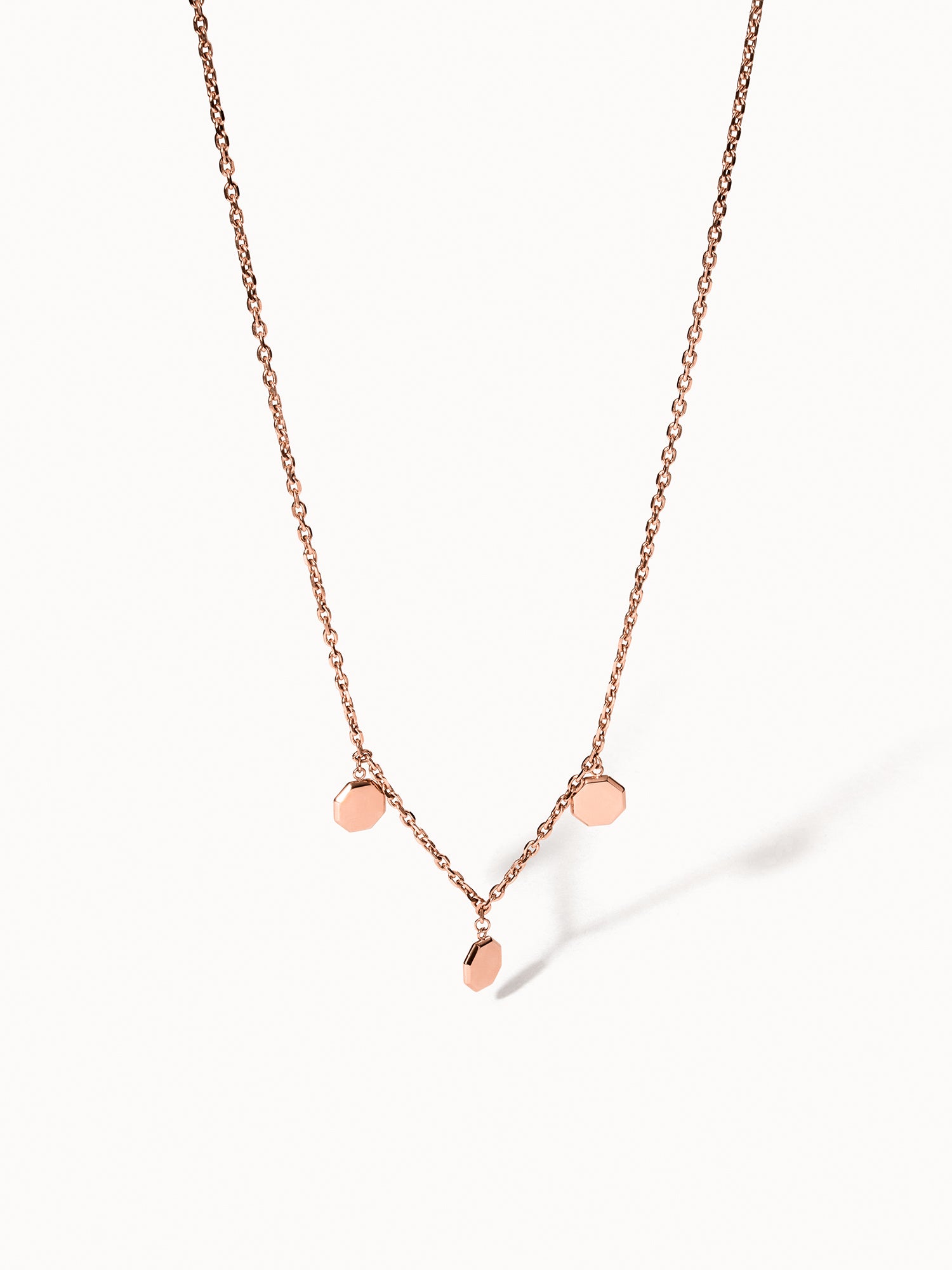 purelei-eternal-kette-gravierbare-initialen-kette-mit-3-anh-ngern image 4