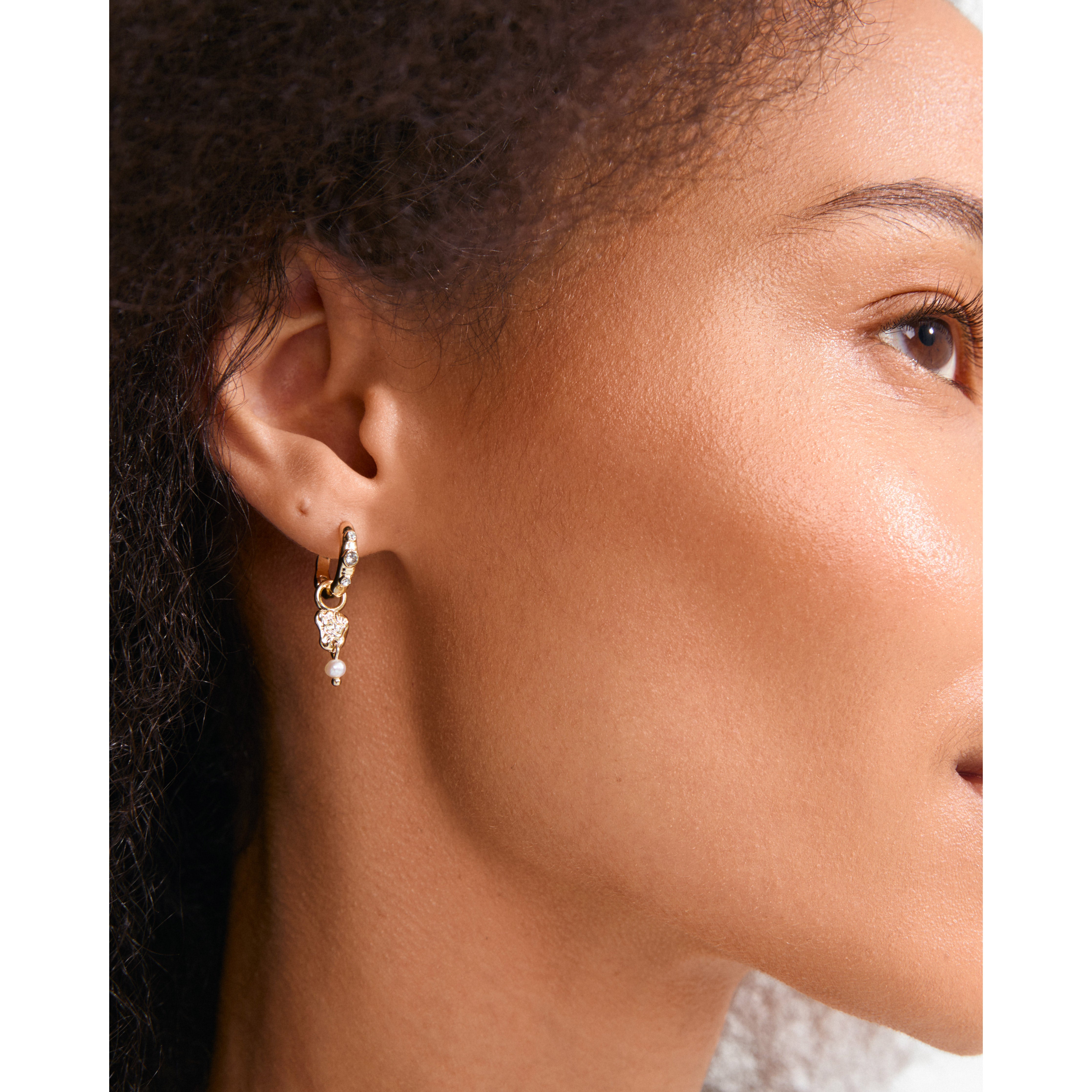 pilgrim-sloan-creolen-gold-plated-mit-kristallen-und-perlen image 3