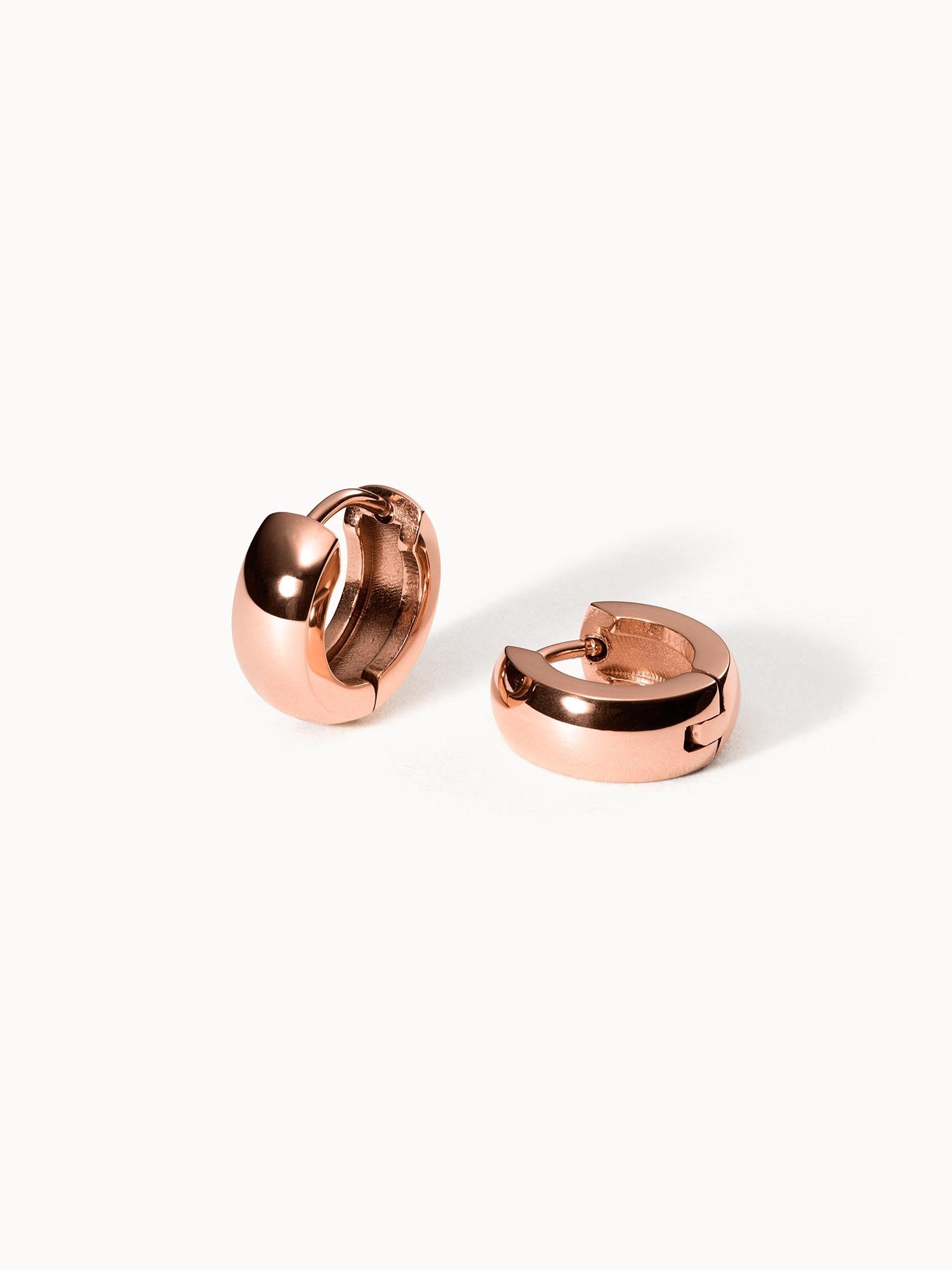 purelei-silk-ohrringe-kleine-creolen-7-4-mm-gold-silber-ros-gold-hellsilber image 5