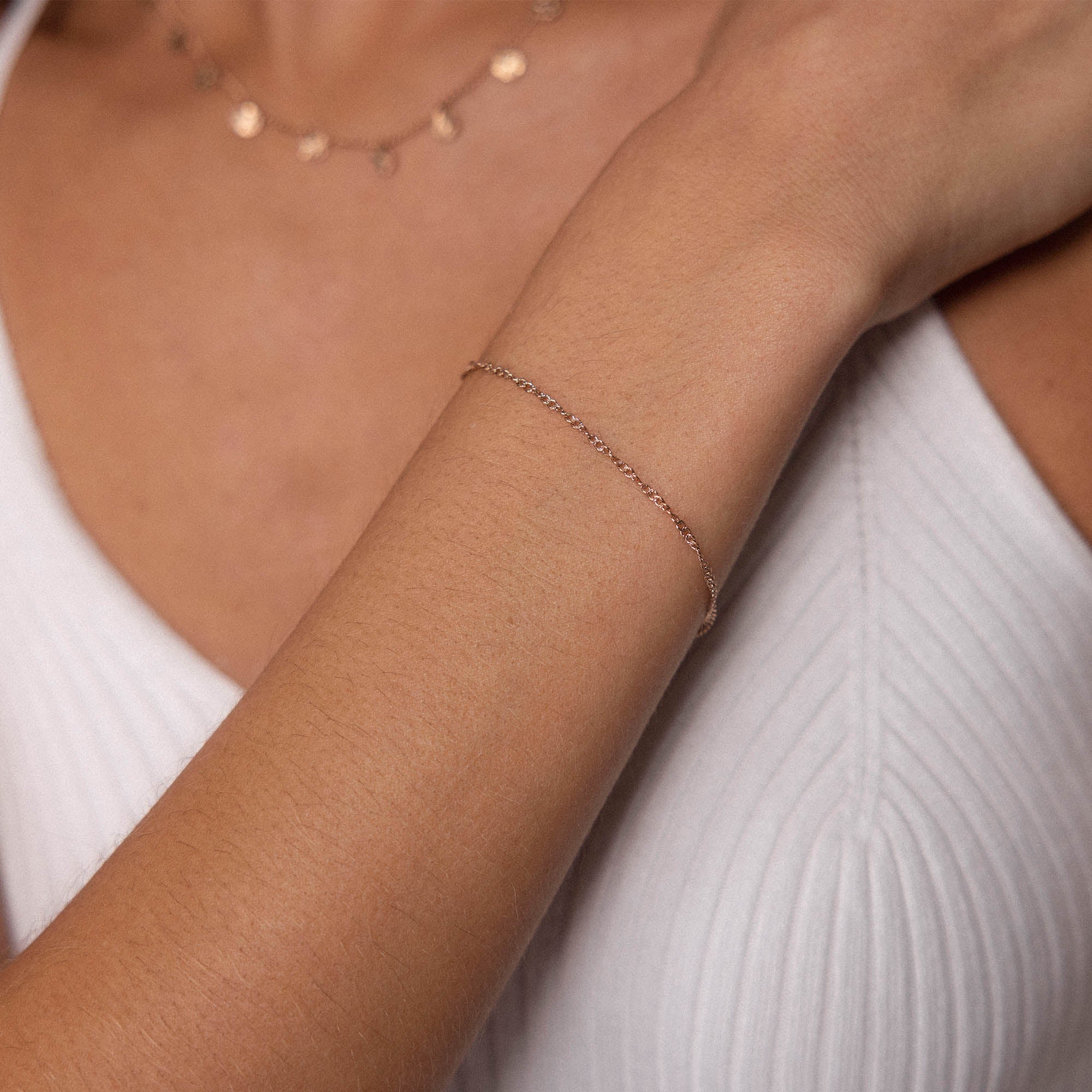 purelei-kaula-armband-feines-gedrehtes-design-verstellbar-16-19-cm-edelstahl-ver image 5