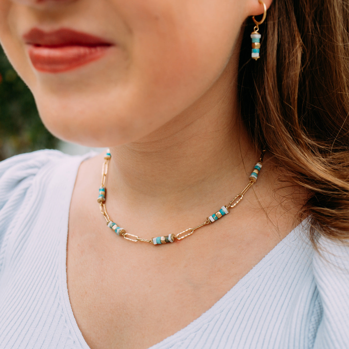 julie-julsen-loving-stones-kette-40-5-cm-t-rkis-jaspis-howlith-vergoldet image 2