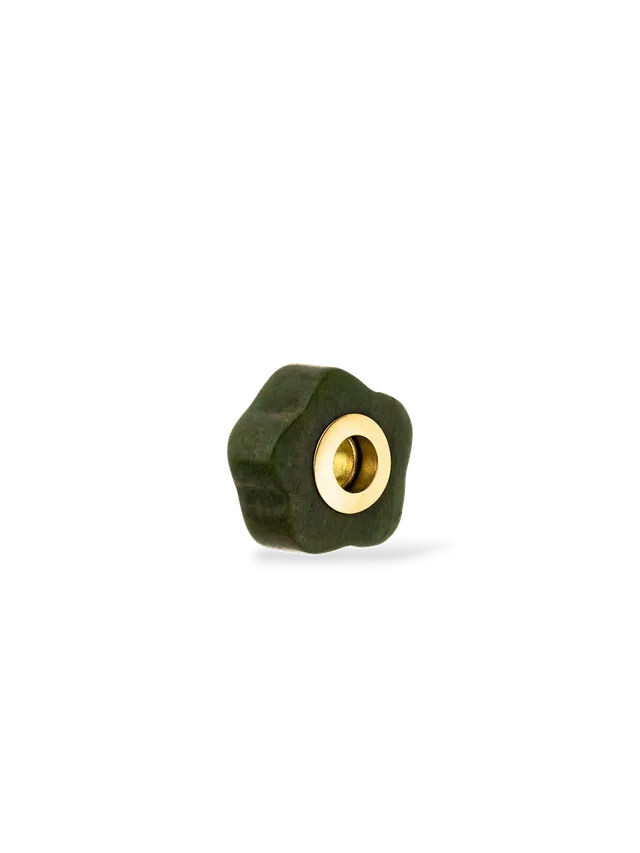 purelei-lei-jade-flower-charm-14k-vergoldeter-edelstahl-mit-jade-11-5-x-7-x-11-8 image 1