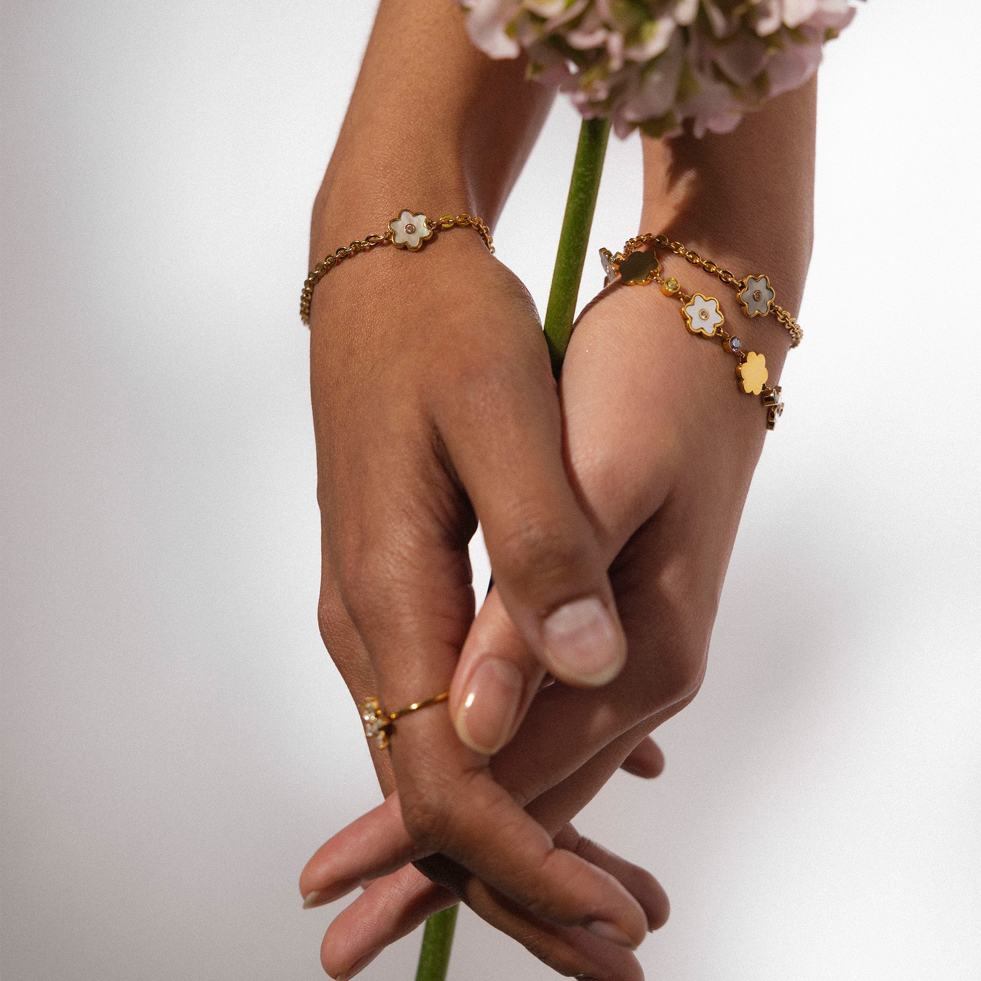purelei-flowering-blumen-armband-edelstahl-armband-mit-bl-ten-perlmutt-und-zirko image 4