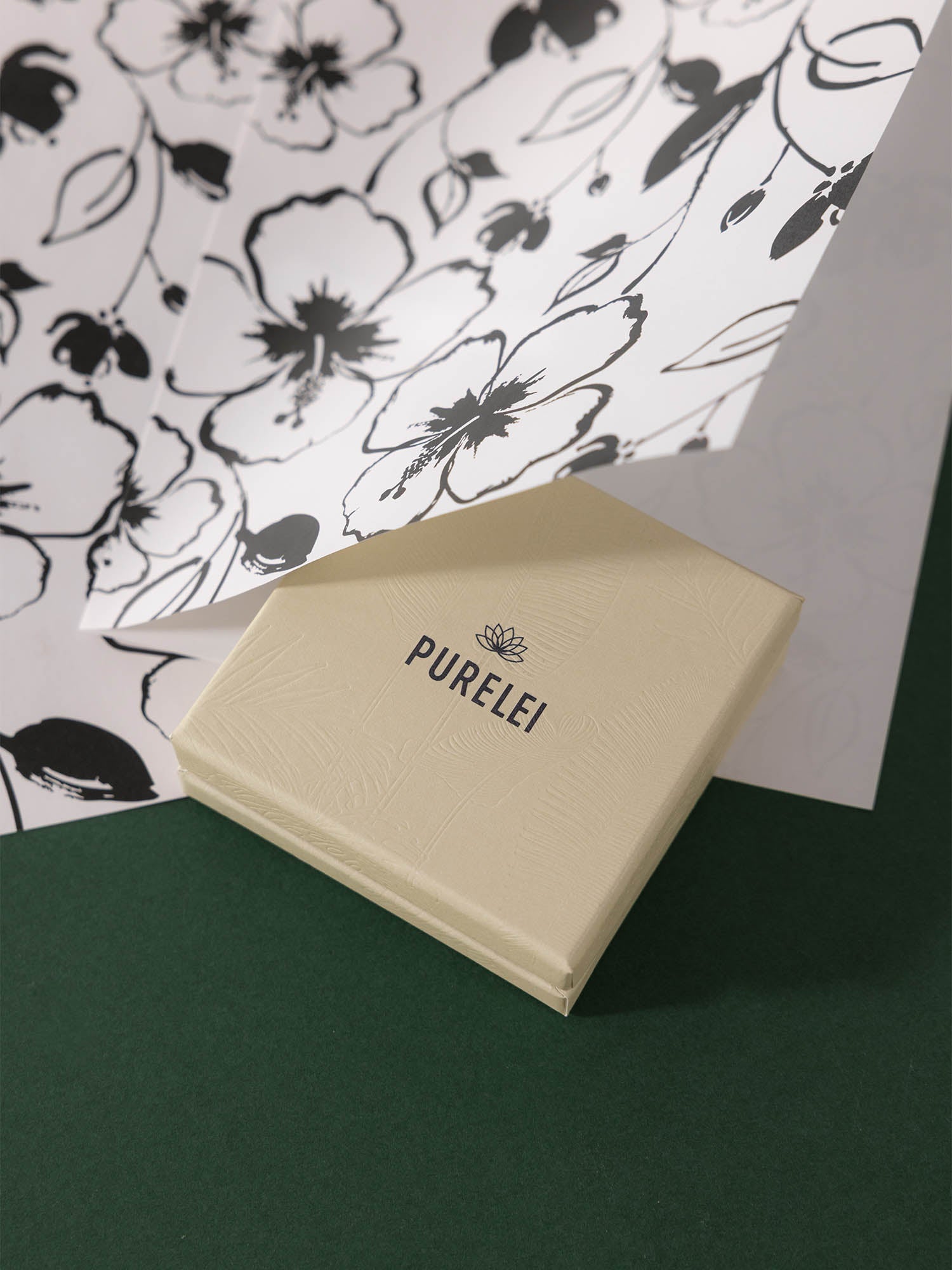 purelei-geschenkpapier-mattes-verpackungspapier-im-aloha-design image 1