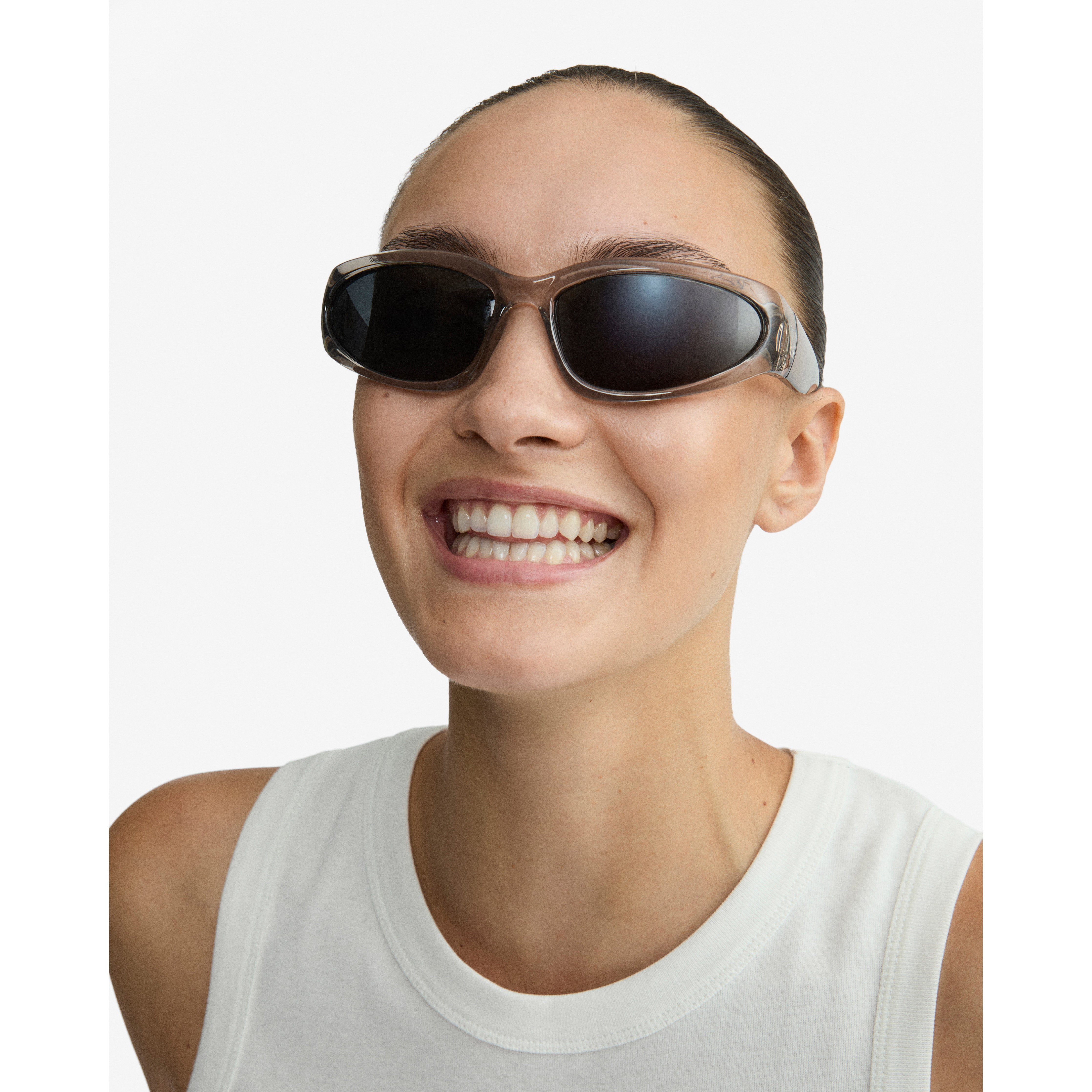 pilgrim-bryar-sonnenbrille-grau-transparent-mit-smoke-gl-sern image 2