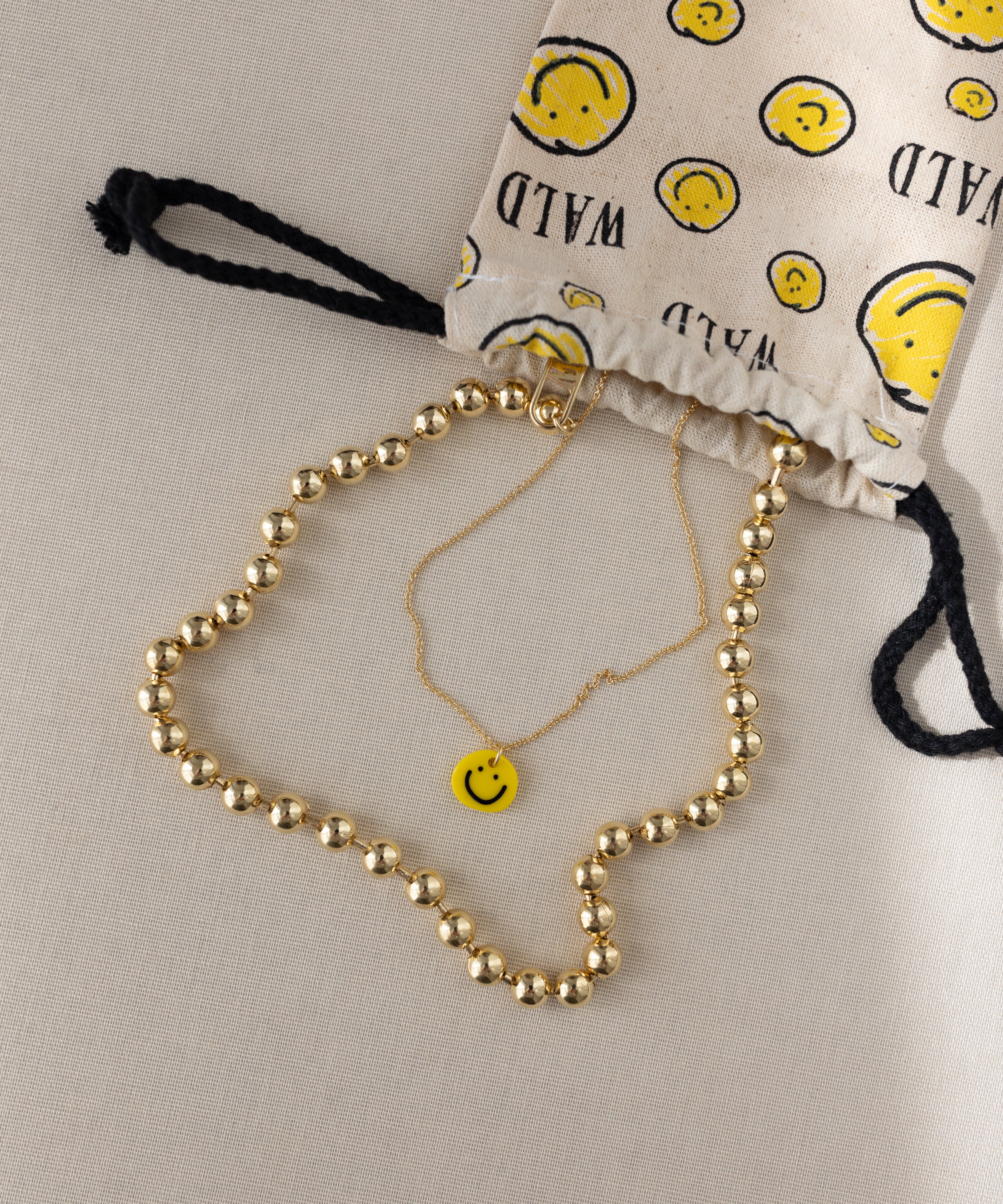 wald-berlin-smilie-yellow-necklace-goldkette-43-cm-mit-handbemaltem-smiley-anh-n image 4