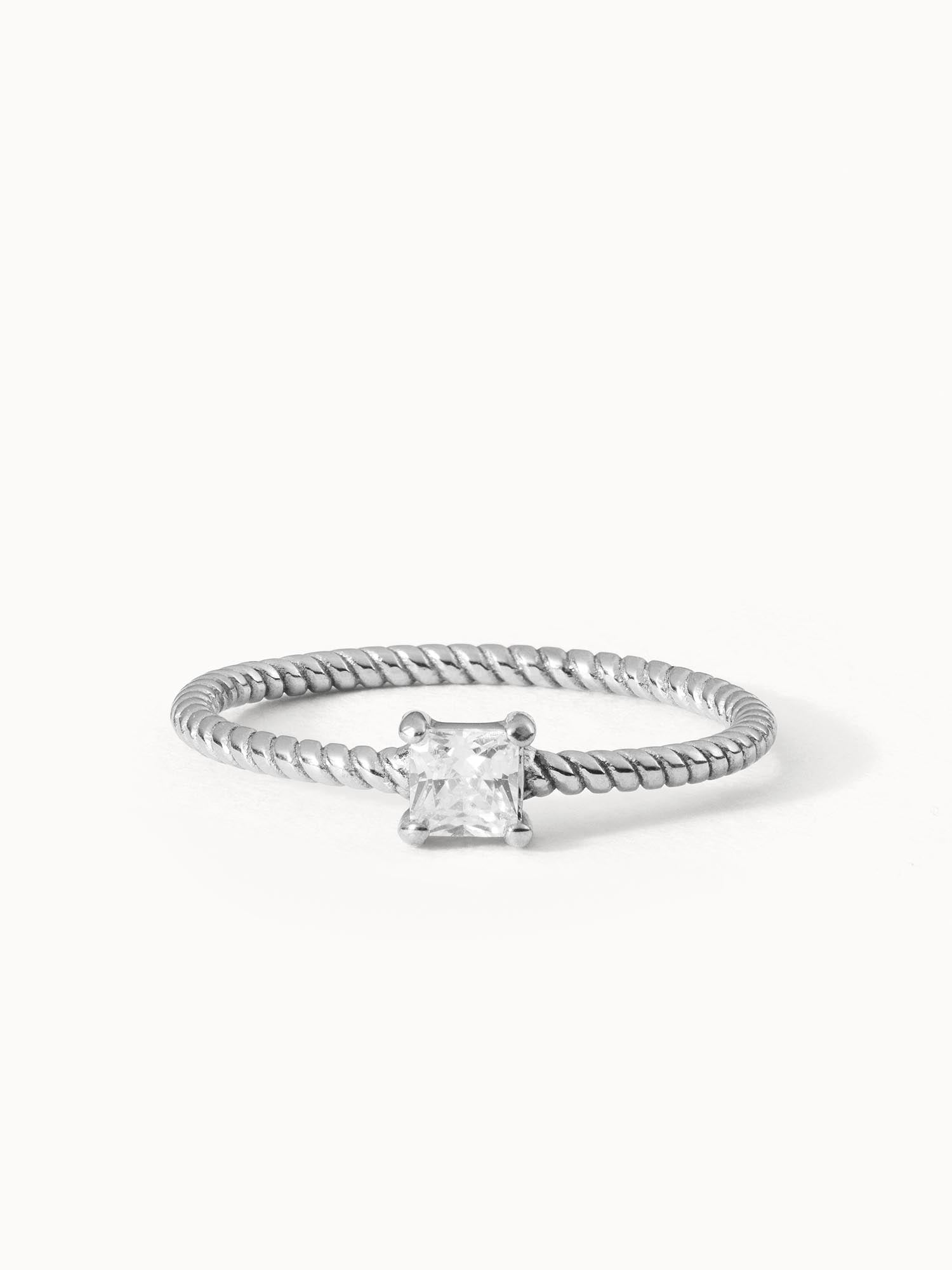 purelei-precious-fine-ring-gedrehter-ring-mit-zirkonia-stein image 6