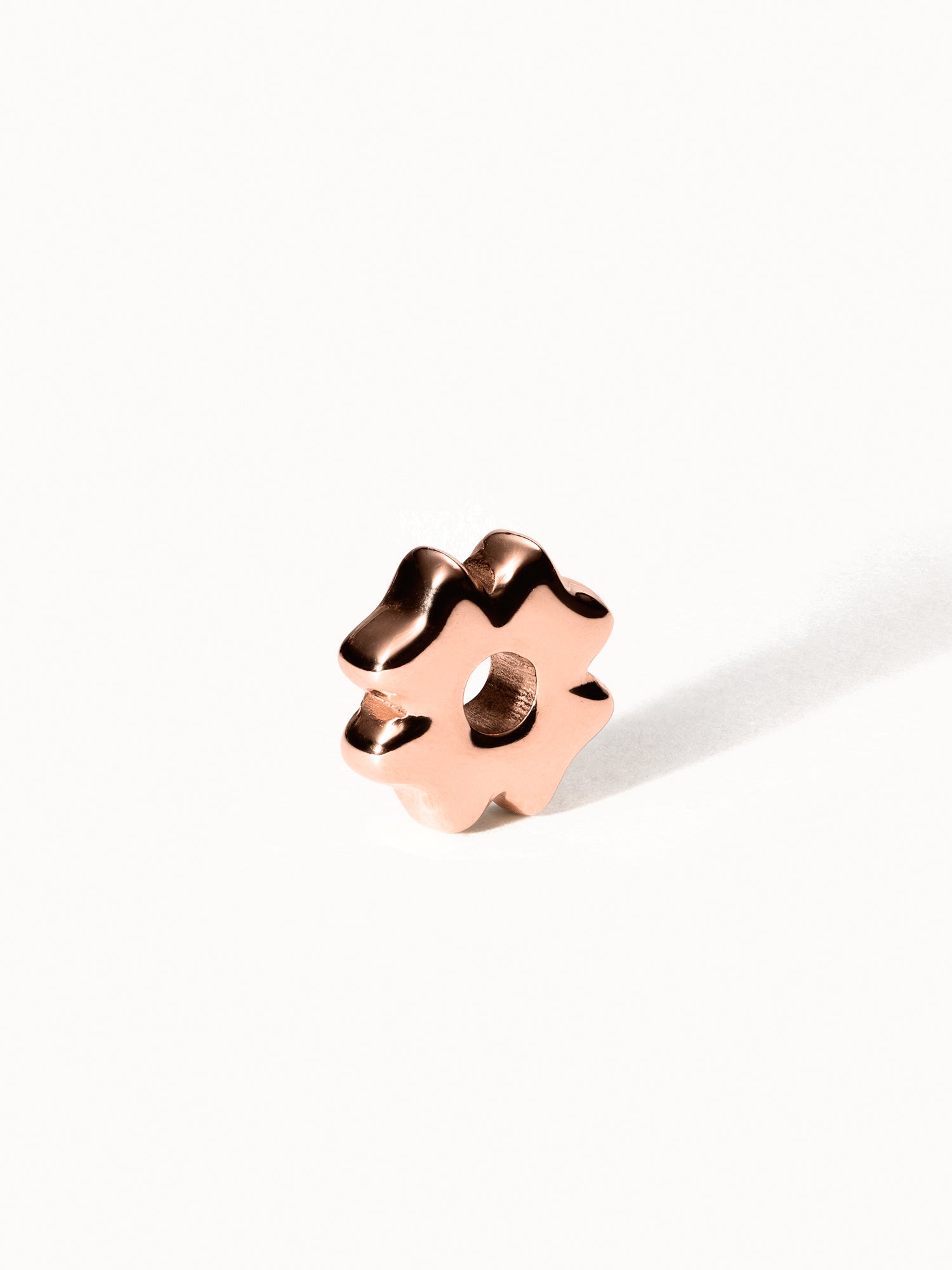 purelei-lei-kleeblatt-bubble-charm-gl-cks-anh-nger image 3