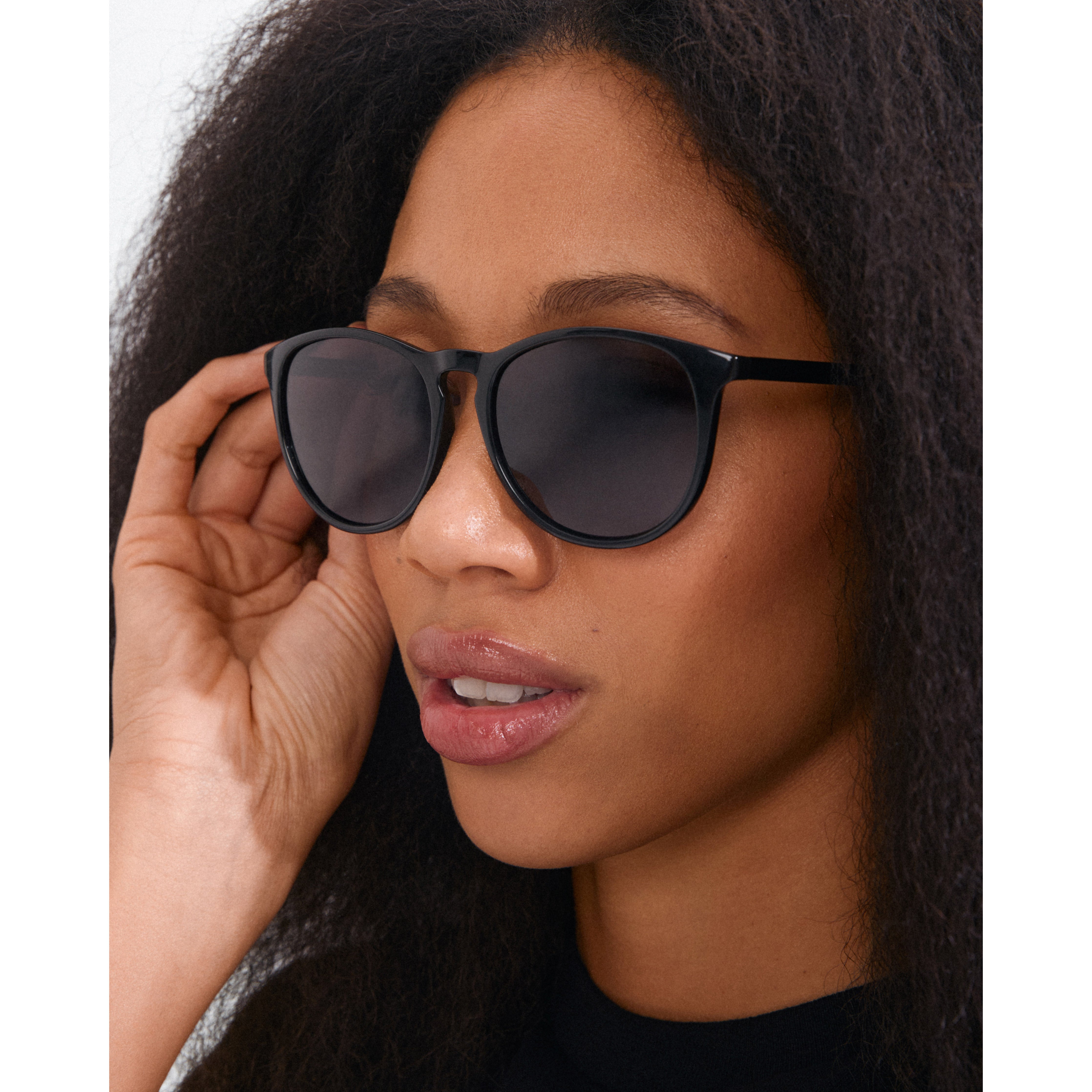 pilgrim-camilla-sonnenbrille-schwarzes-gestell-leicht image 7