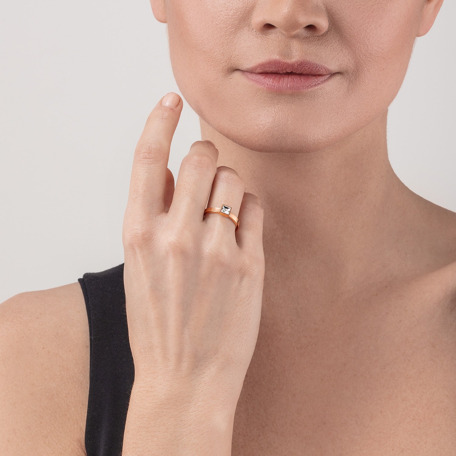 coeur-de-lion-brilliant-square-small-ring-ros-gold-kristall image 3