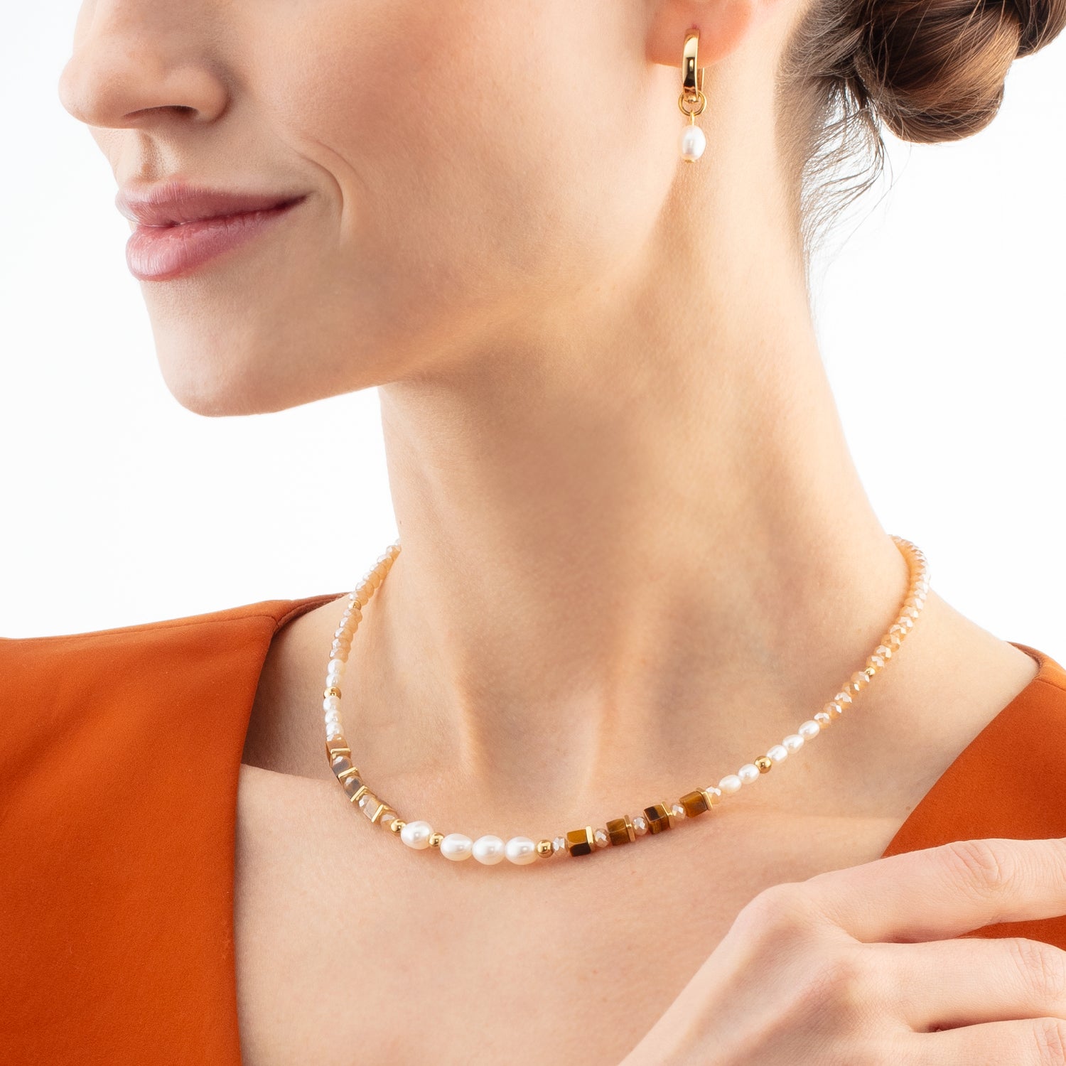 coeur-de-lion-cosmic-pearls-halskette-deep-gold-mit-s-wasserperlen image 4