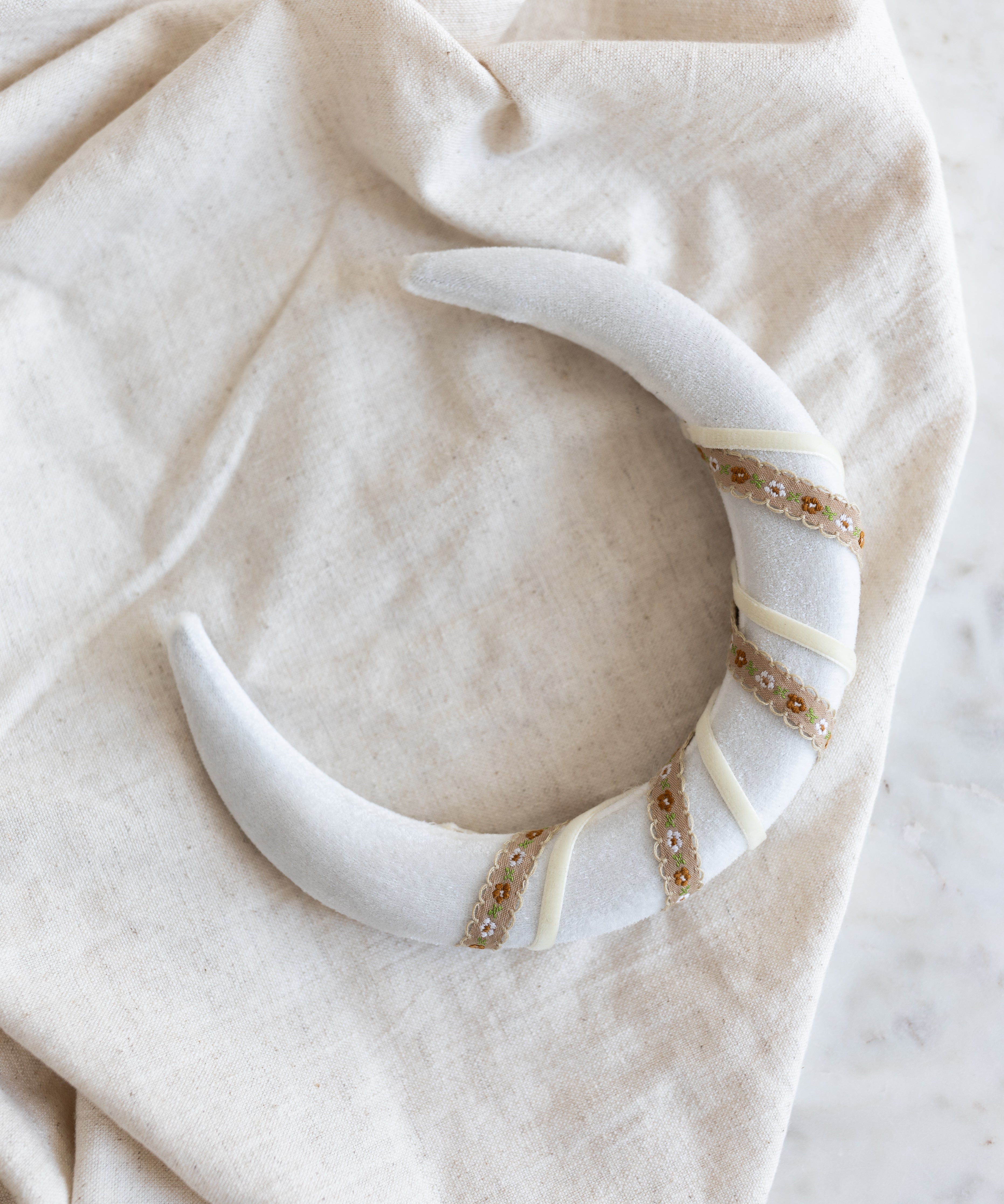 wald-berlin-swirl-headband-white-samt-haarreif-wei image 2