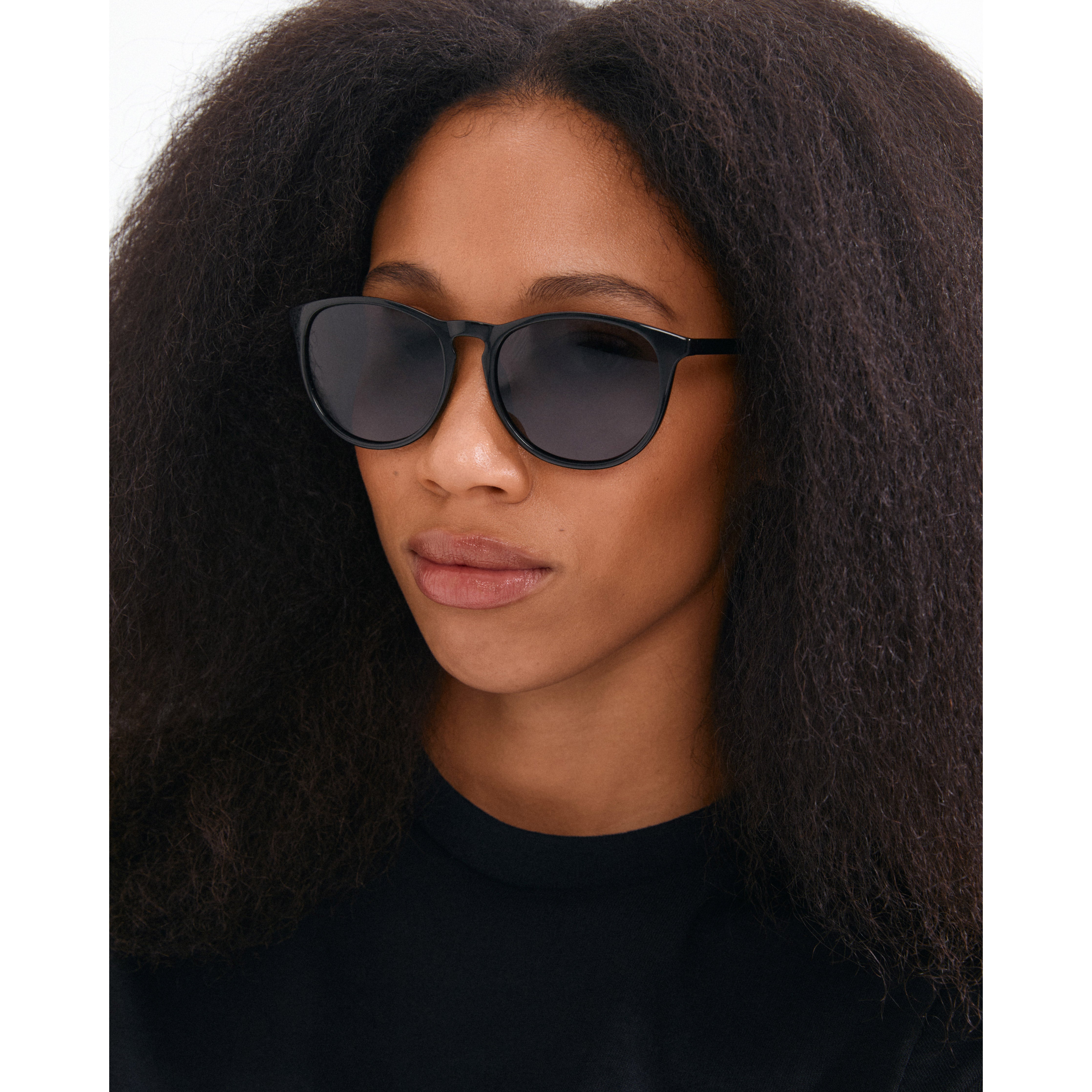 pilgrim-camilla-sonnenbrille-schwarzes-gestell-leicht image 3