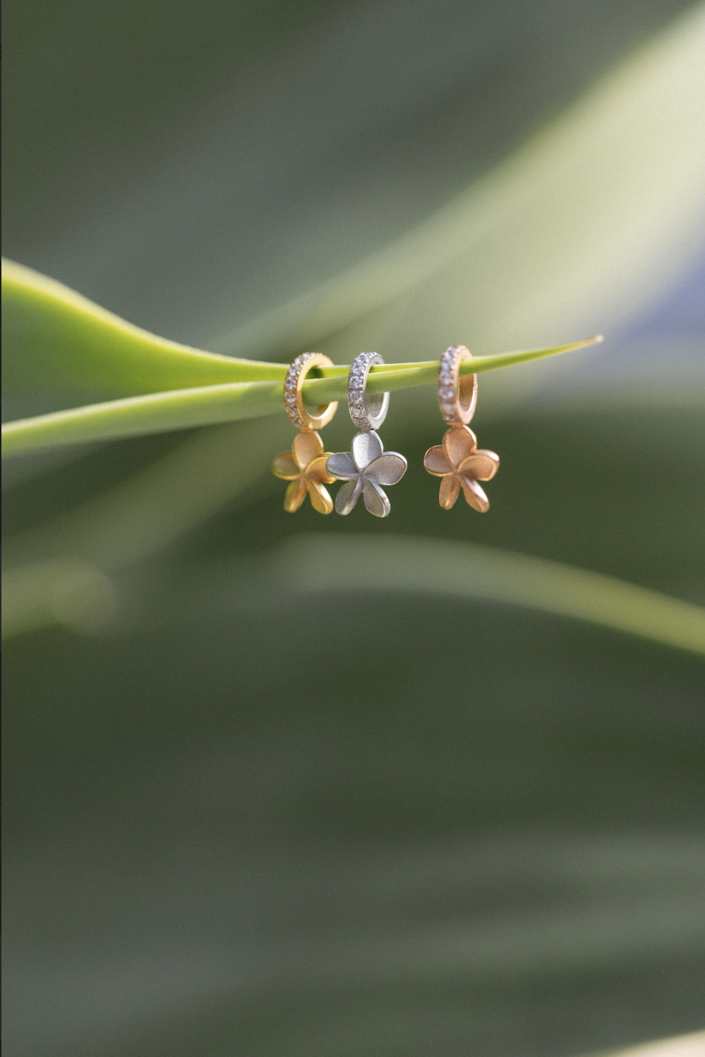 purelei-empowher-charm-plumeria-blumen-anh-nger-in-gold-ros-gold-silber image 8