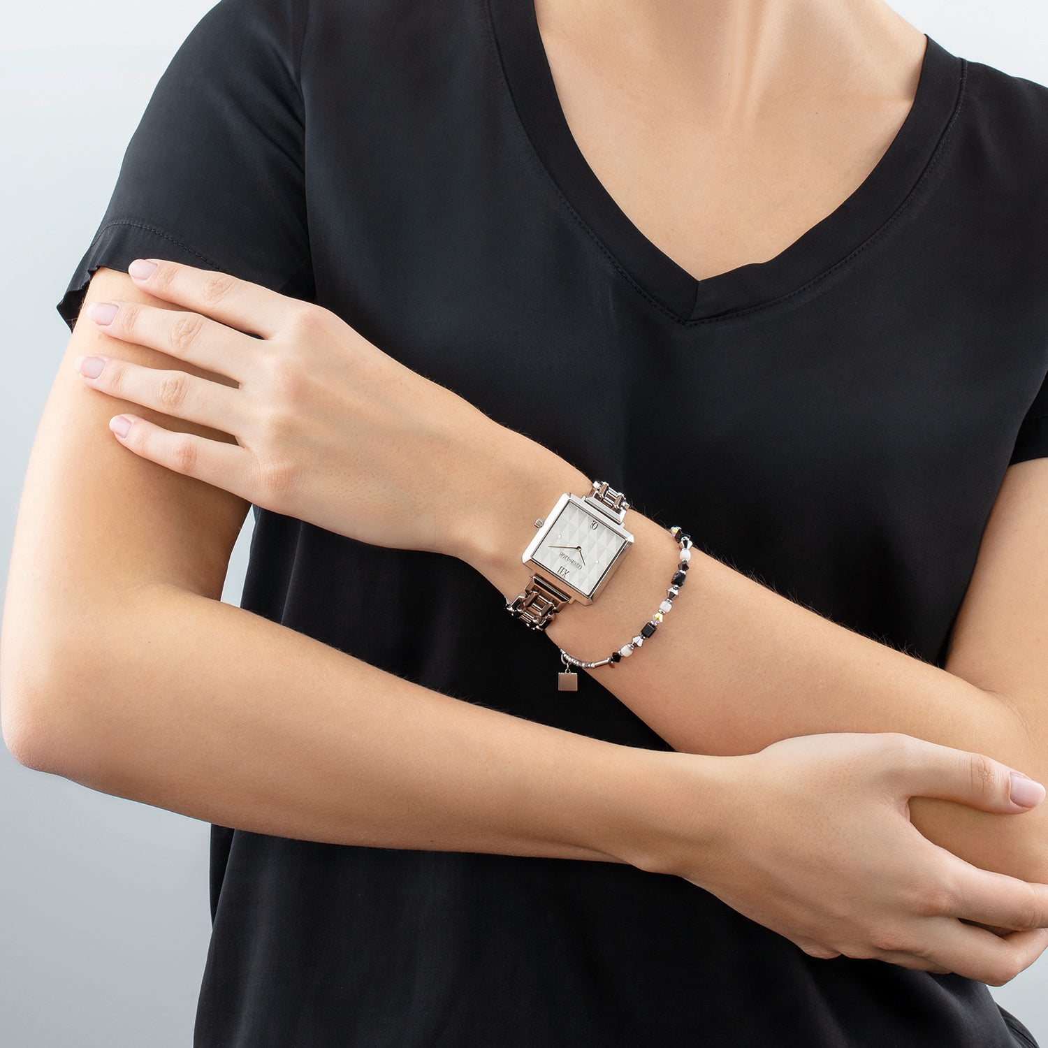 coeur-de-lion-uhr-iconic-cube-spikes-statement-silber-edelstahl image 3