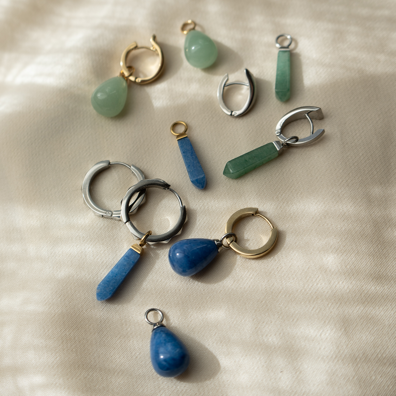 coeur-de-lion-ear-me-up-charm-obelisk-gold-blau-sodalith image 3