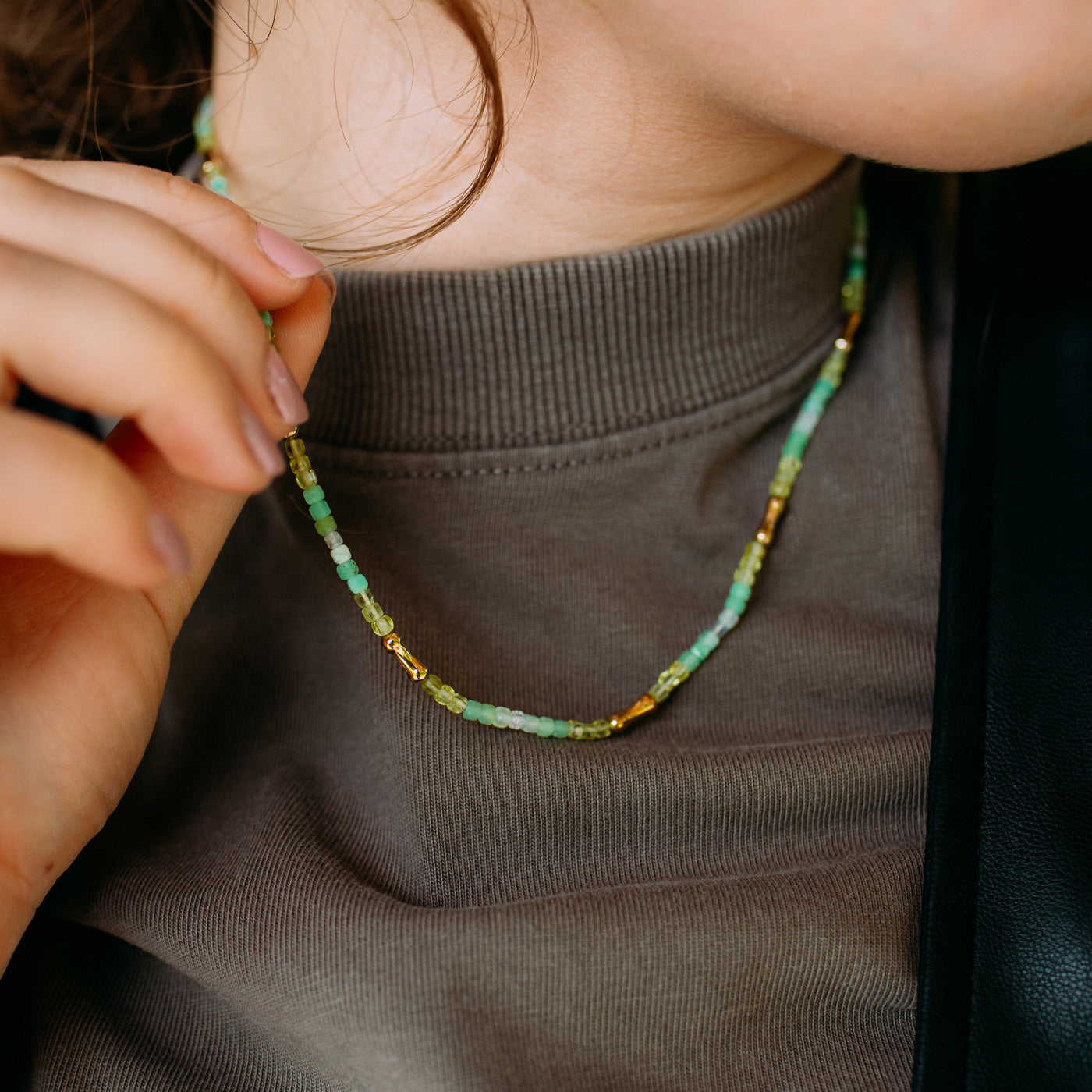 julie-julsen-loving-stones-kette-132-gr-ne-edelsteine-chrysopras-peridot-labrado image 2