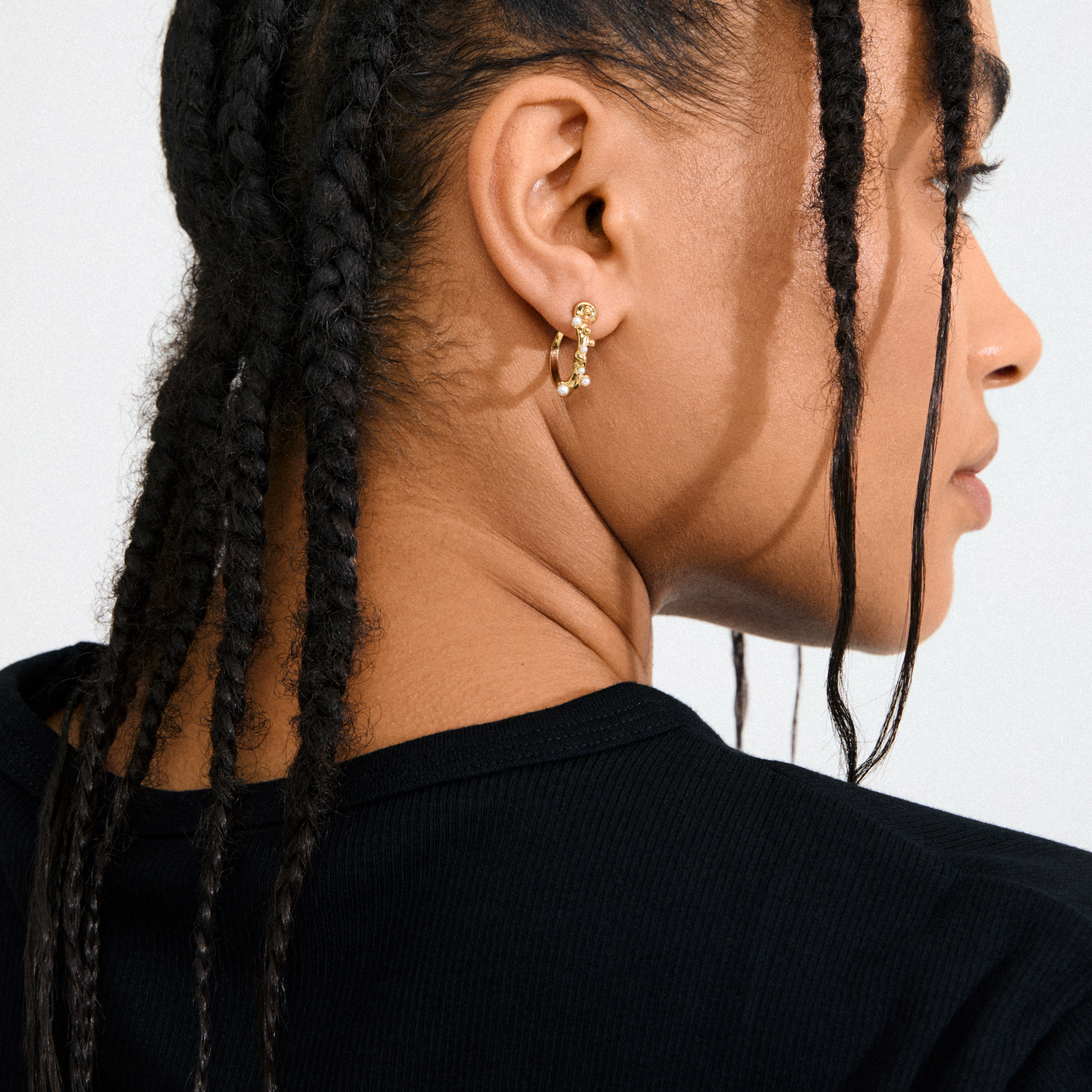 pilgrim-hadley-semi-hoops-gold-plated-mit-perlmutt-perlen image 2