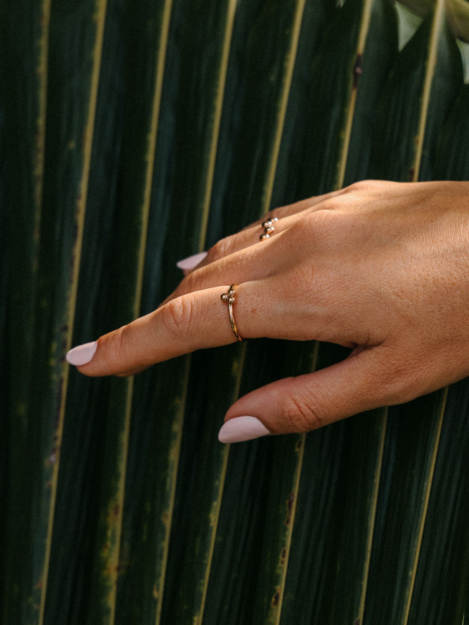 purelei-seed-ring-verstellbarer-edelstahl-ring-mit-3-kugeln-in-gold-ros-gold-sil image 8