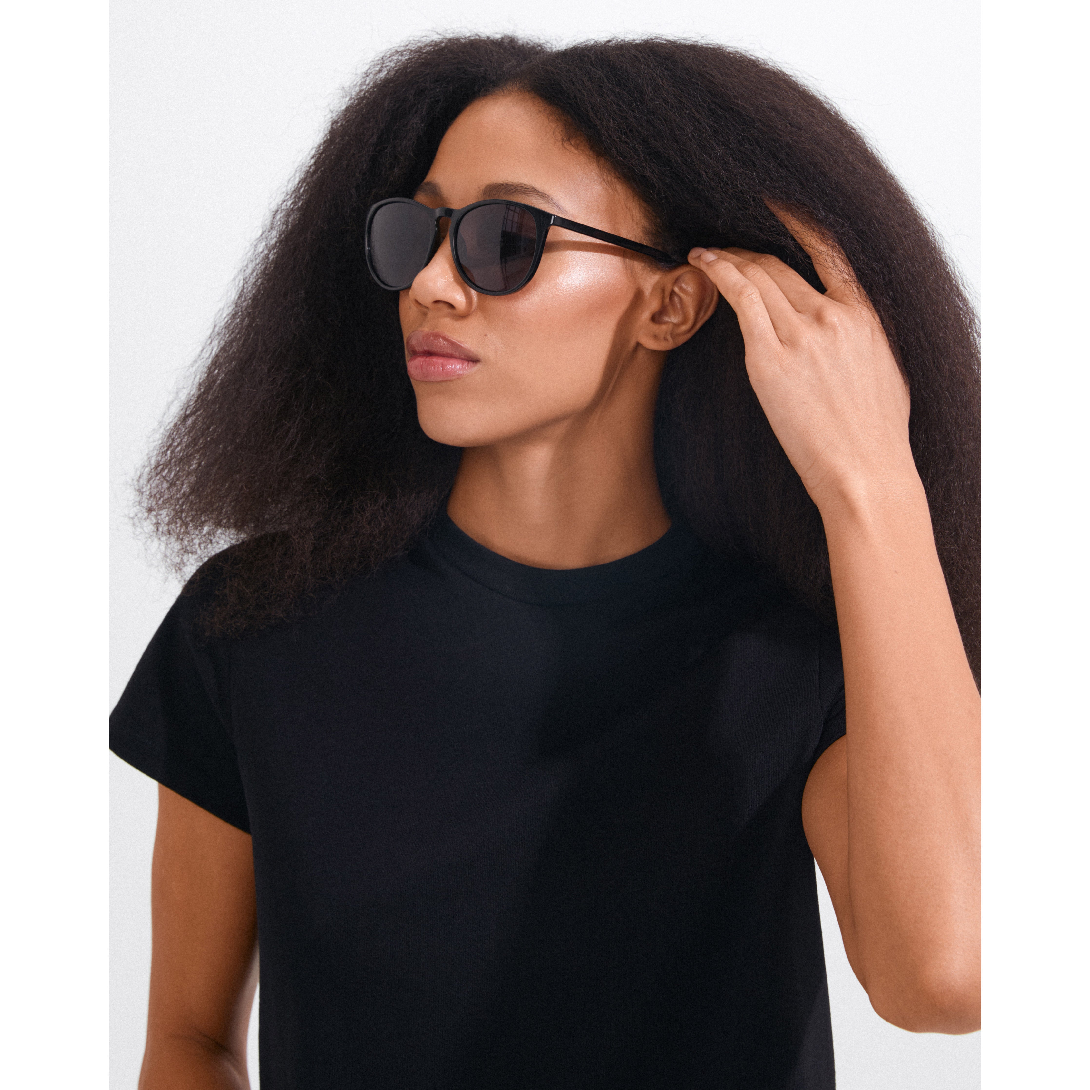 pilgrim-camilla-sonnenbrille-schwarzes-gestell-leicht image 5