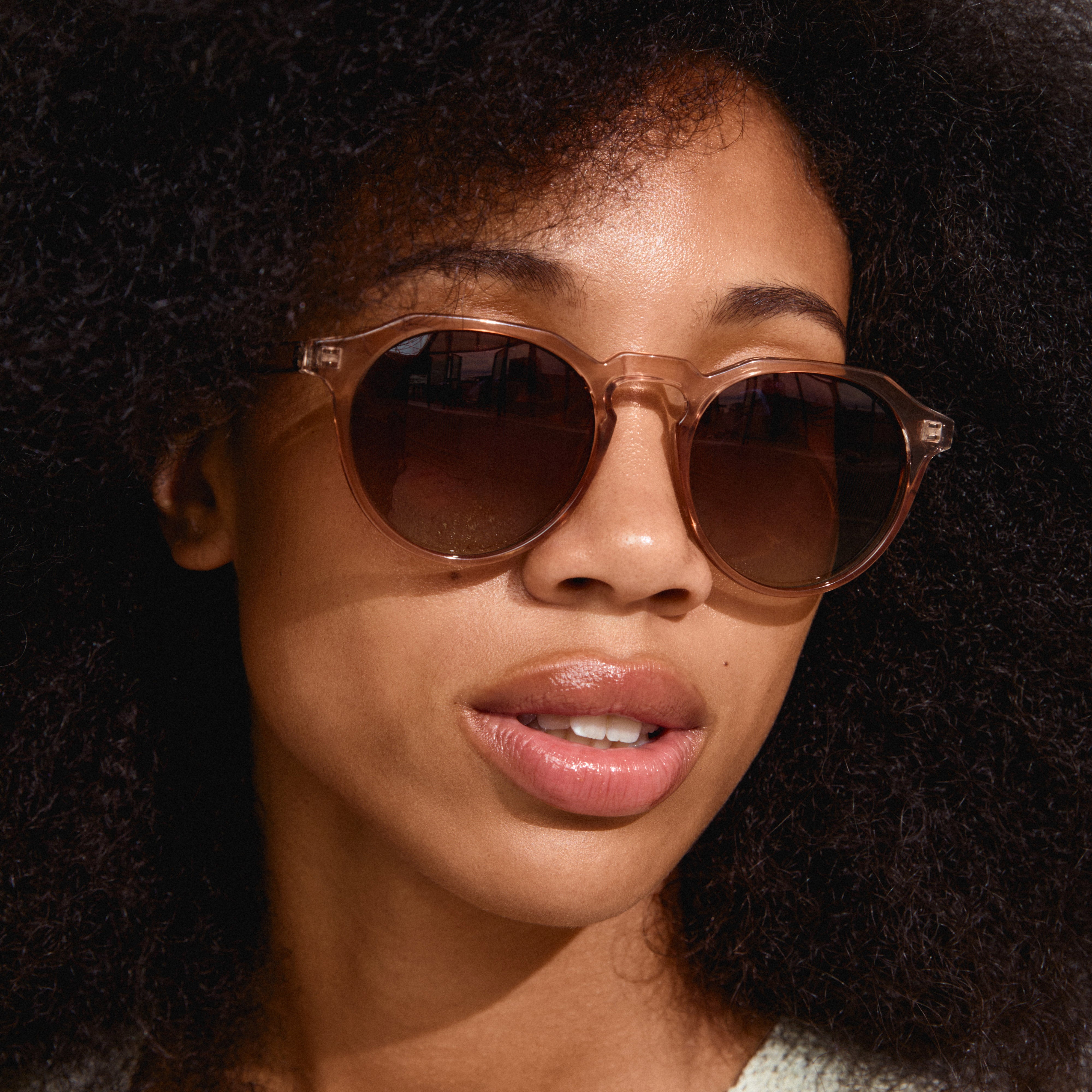 pilgrim-alejandra-sonnenbrille-hellbraun-transparent-rund image 3