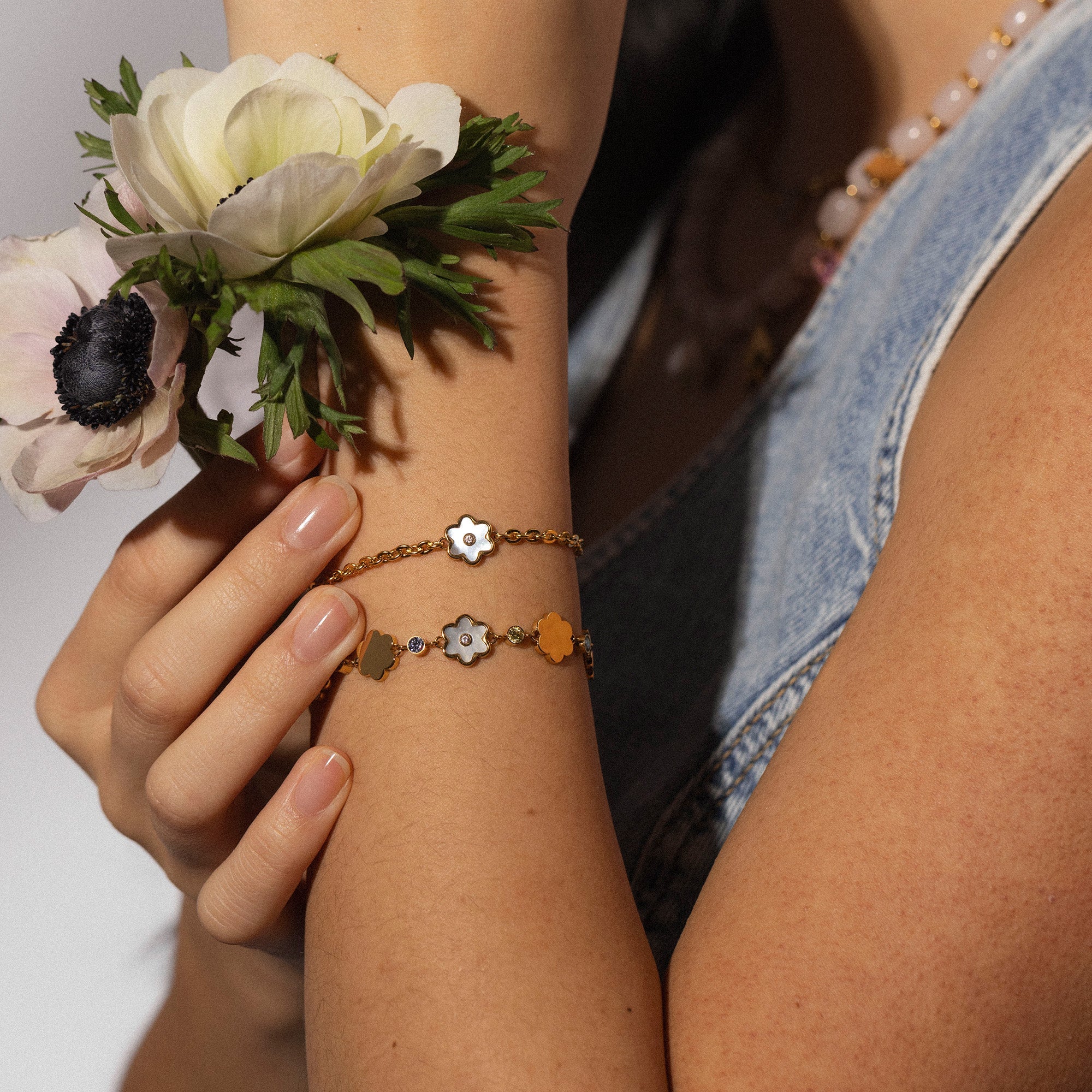 purelei-flowering-blumen-armband-edelstahl-armband-mit-bl-ten-perlmutt-und-zirko image 3