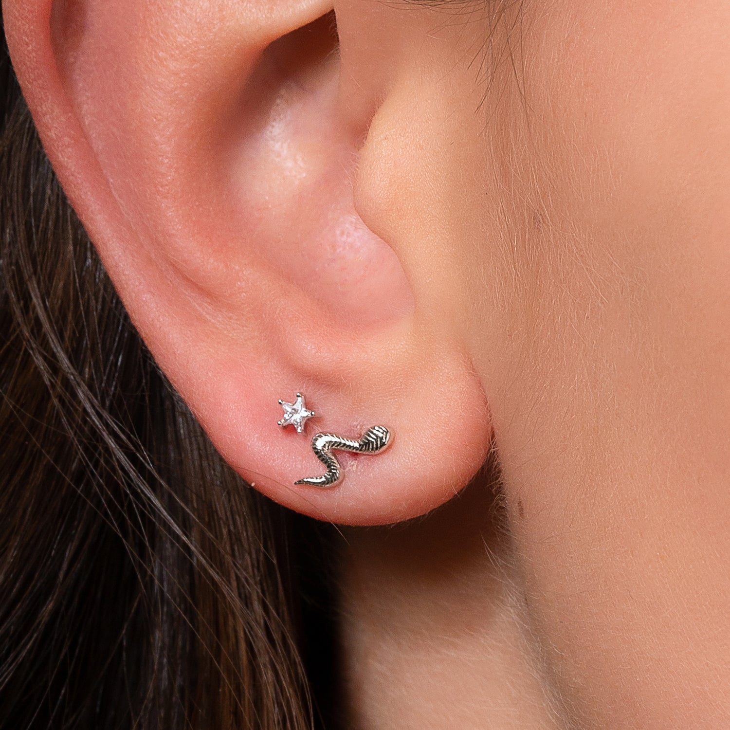 xenox-basics-piercing-schlange-925-sterlingsilber-rhodiniert image 3