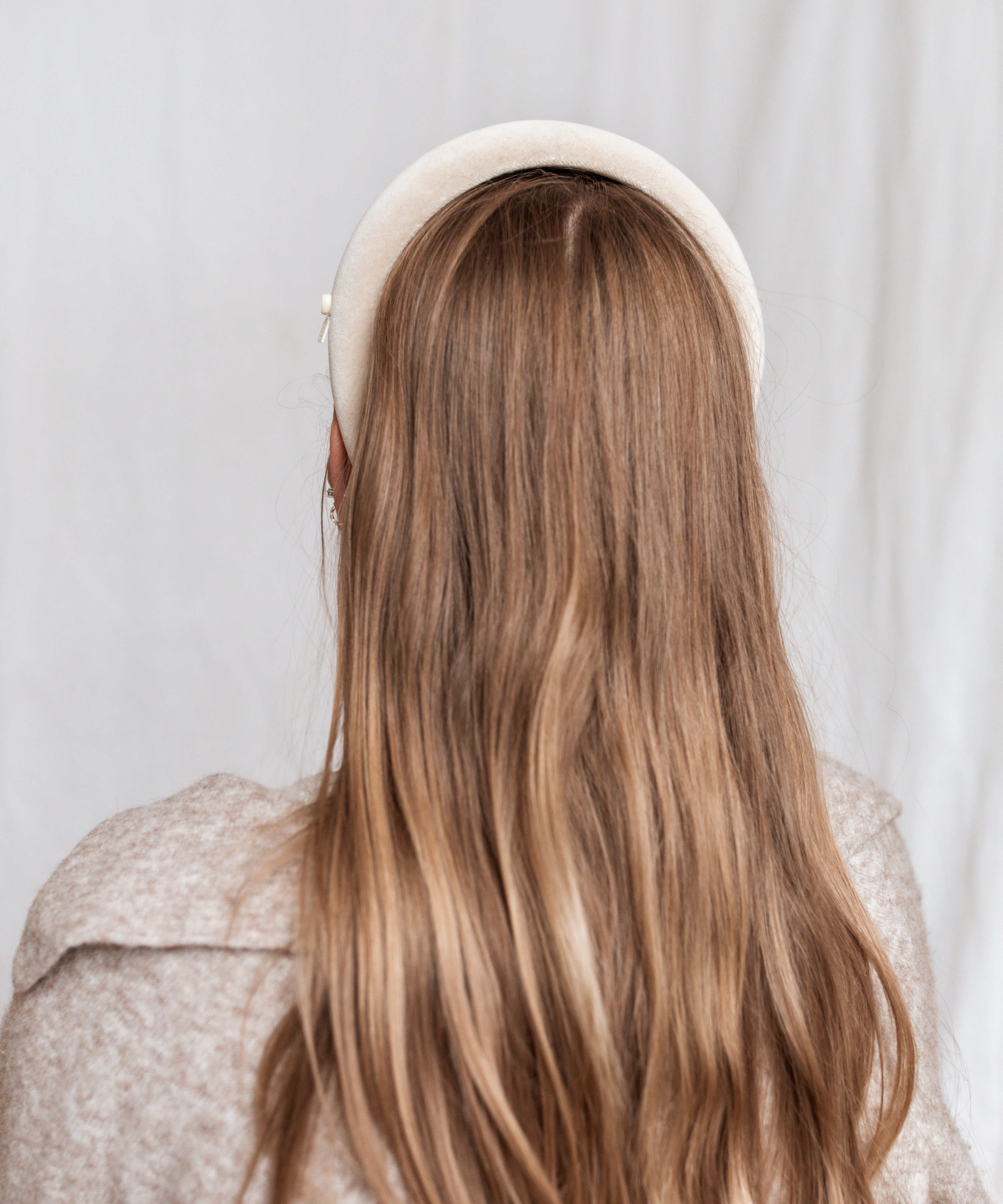 wald-berlin-classic-white-velvet-headband-samt-haareif-in-wei image 1