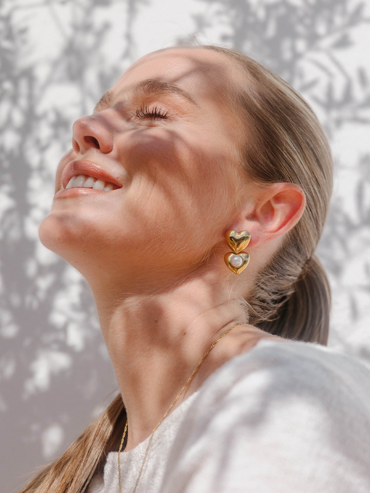 purelei-my-heart-ohrringe-doppel-herz-ohrstecker-mit-muschelperle image 2