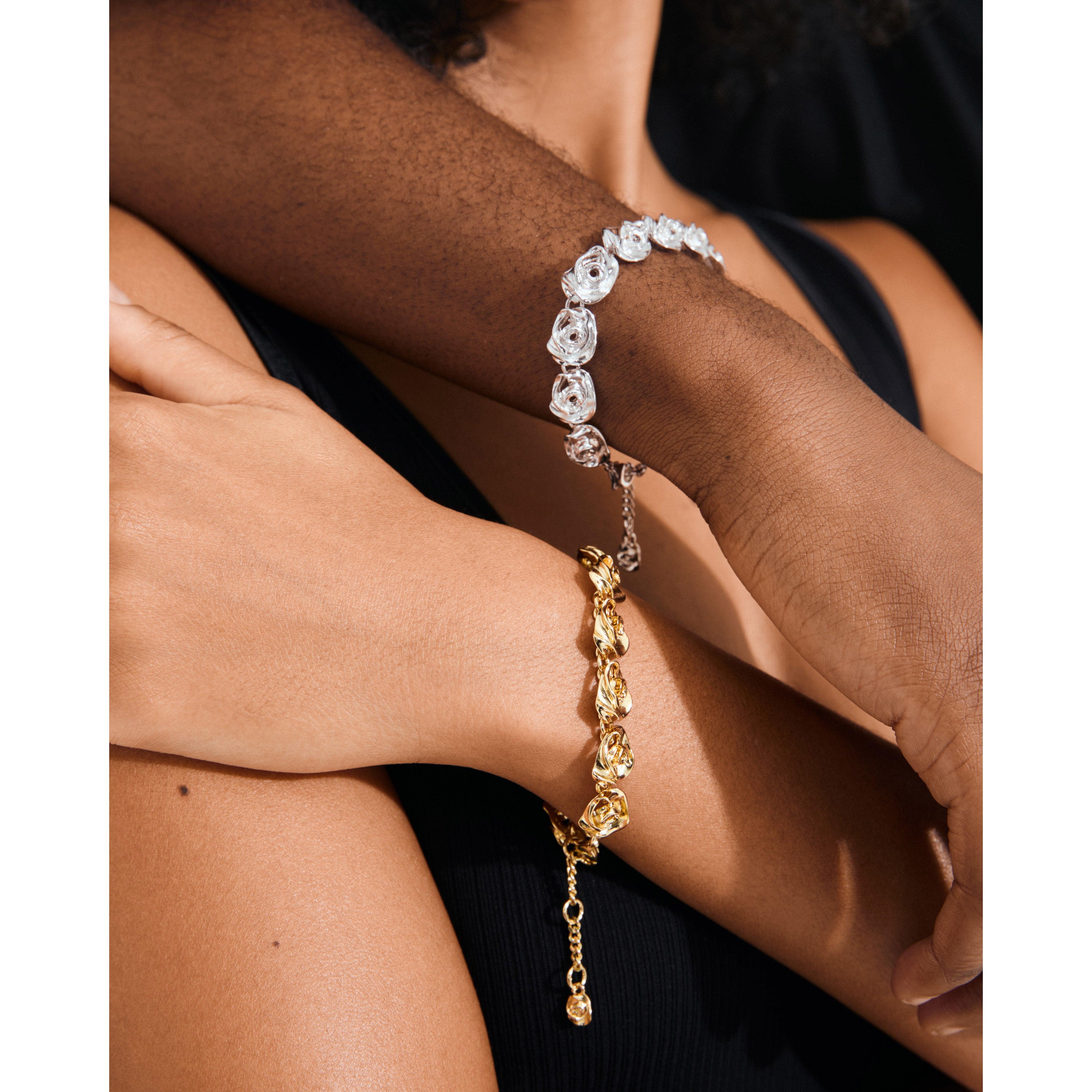 pilgrim-inner-armband-versilbert-mit-rosen-gliedern image 3