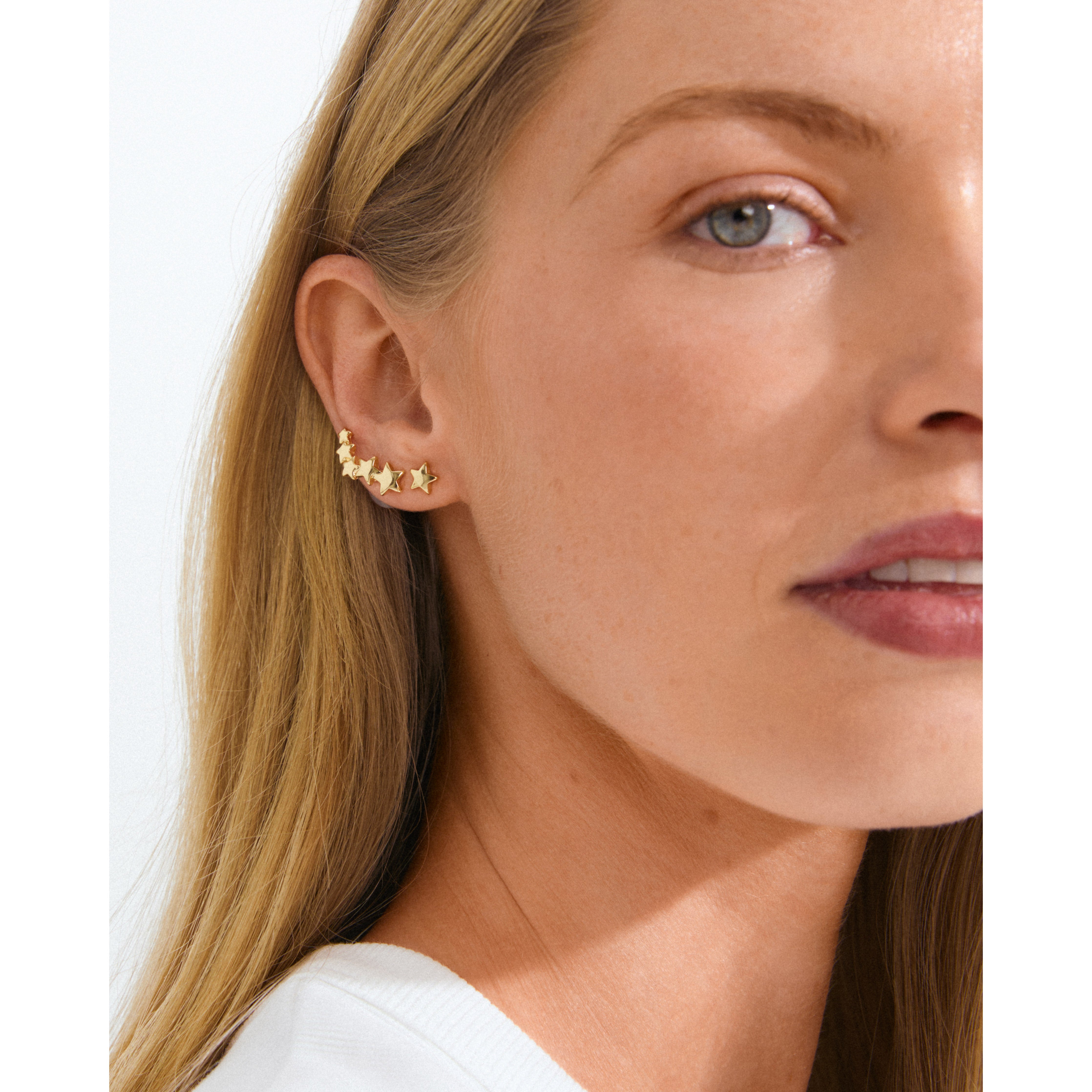 pilgrim-ava-stern-ohrringe-asymmetrisch-goldplattiert image 2