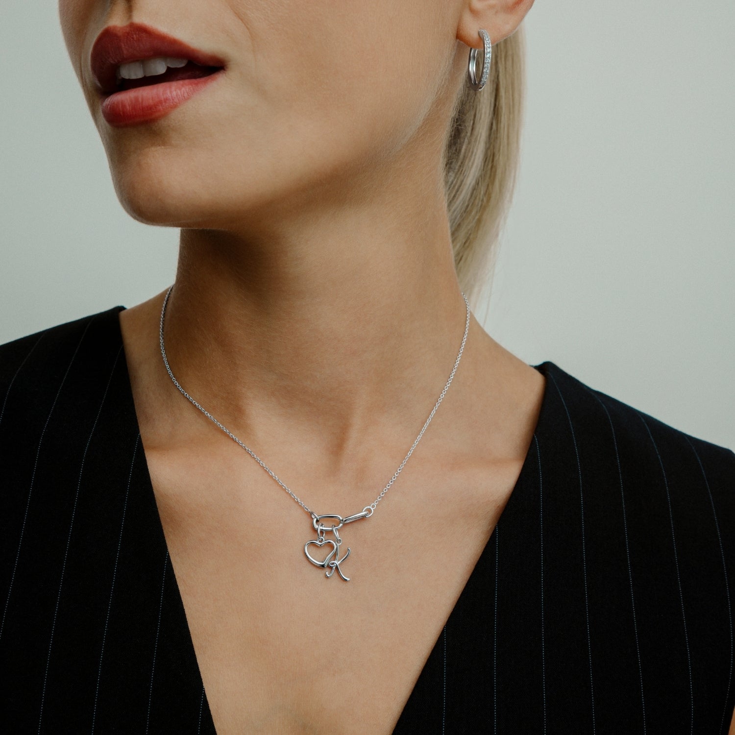 xenox-k-letter-italic-charm-925er-sterlingsilber-rhodiniert image 3