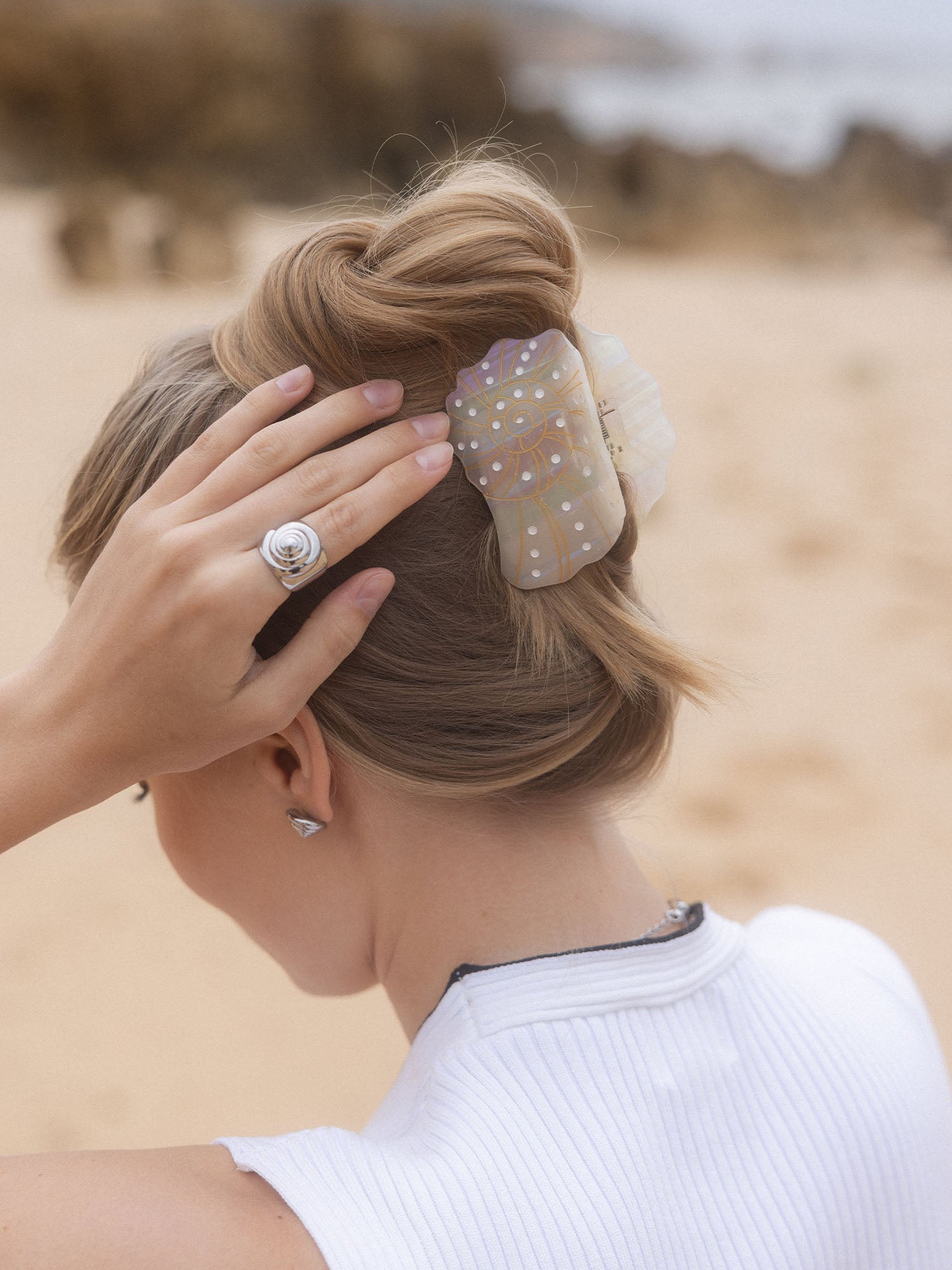 purelei-seafoam-haarklammer-84-3-mm-mit-perlmutt-design image 2