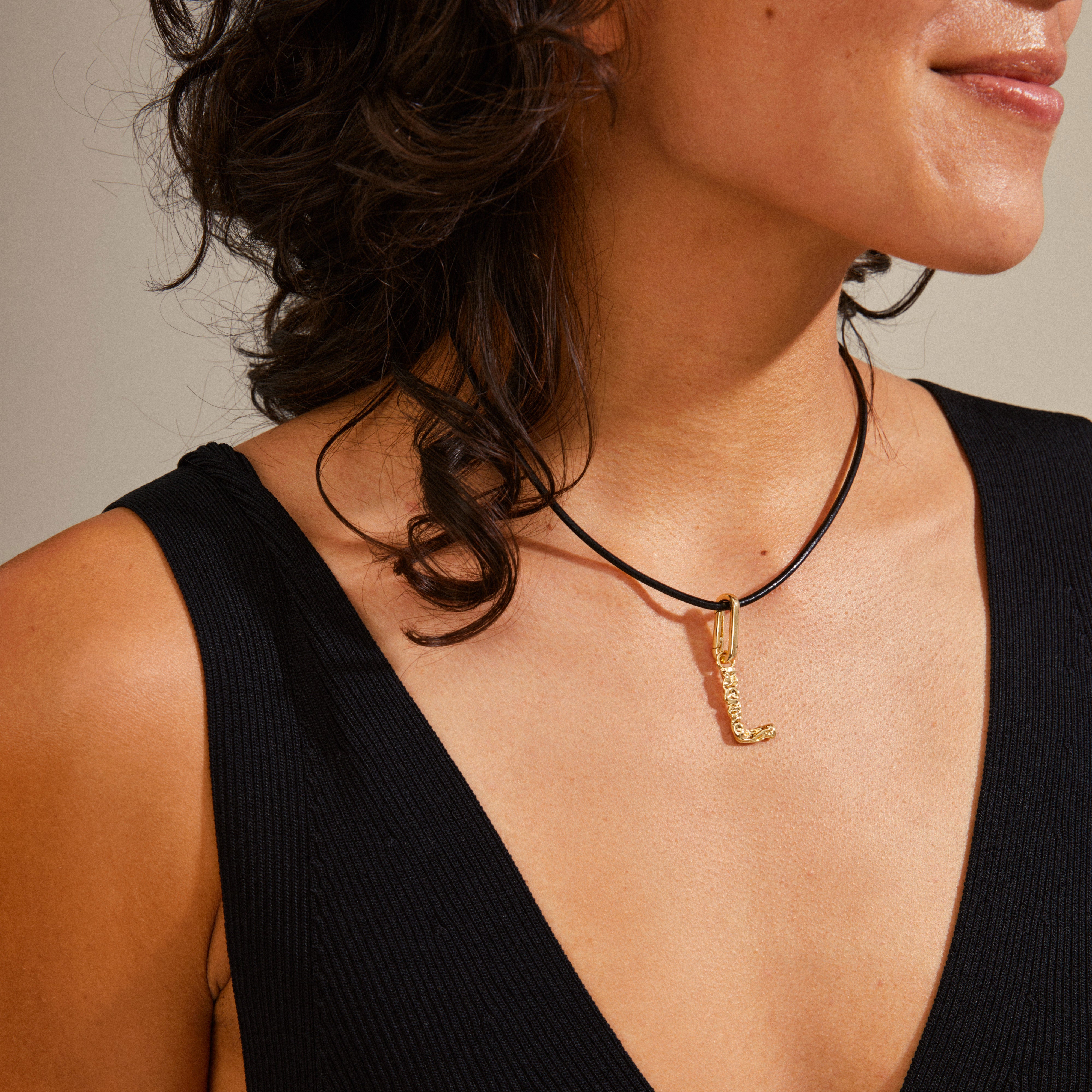pilgrim-charm-anh-nger-buchstabe-l-goldplattiert image 2
