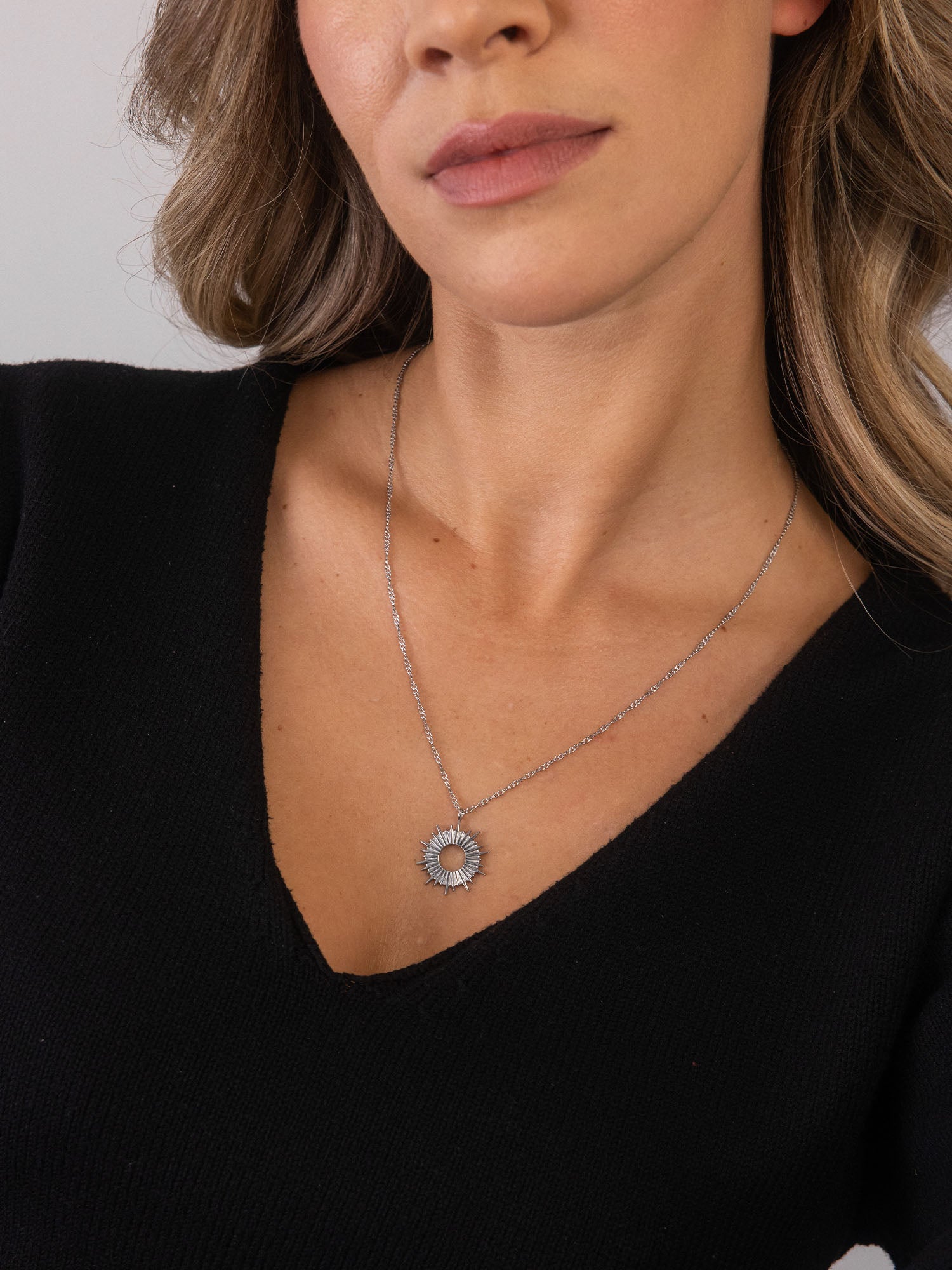 purelei-soleil-kette-halskette-mit-sonnen-anh-nger-in-gold-ros-gold-silber image 6