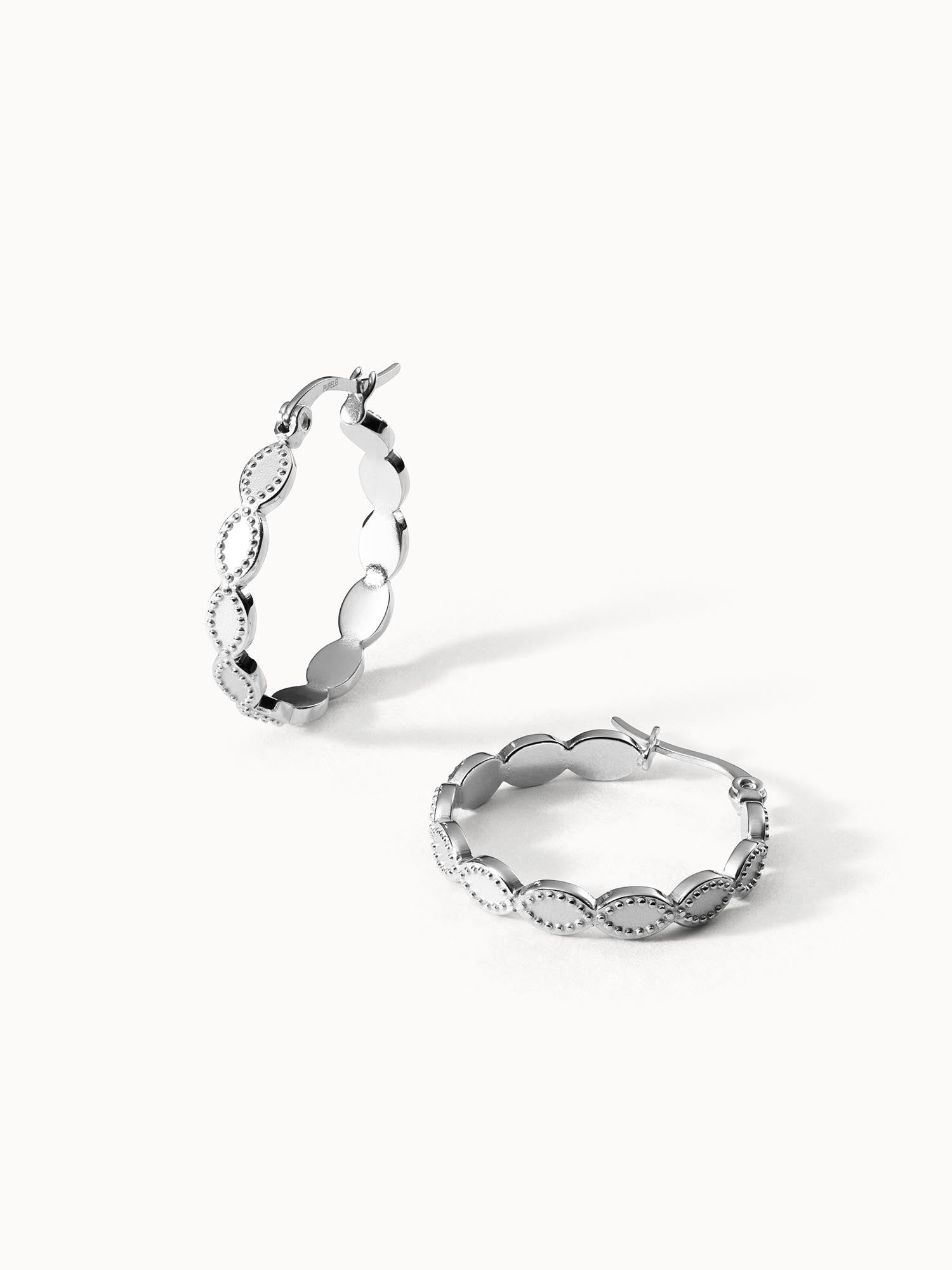 purelei-koko-ohrringe-creolen-24-mm-in-gold-silber-ros-gold-hellsilber image 4