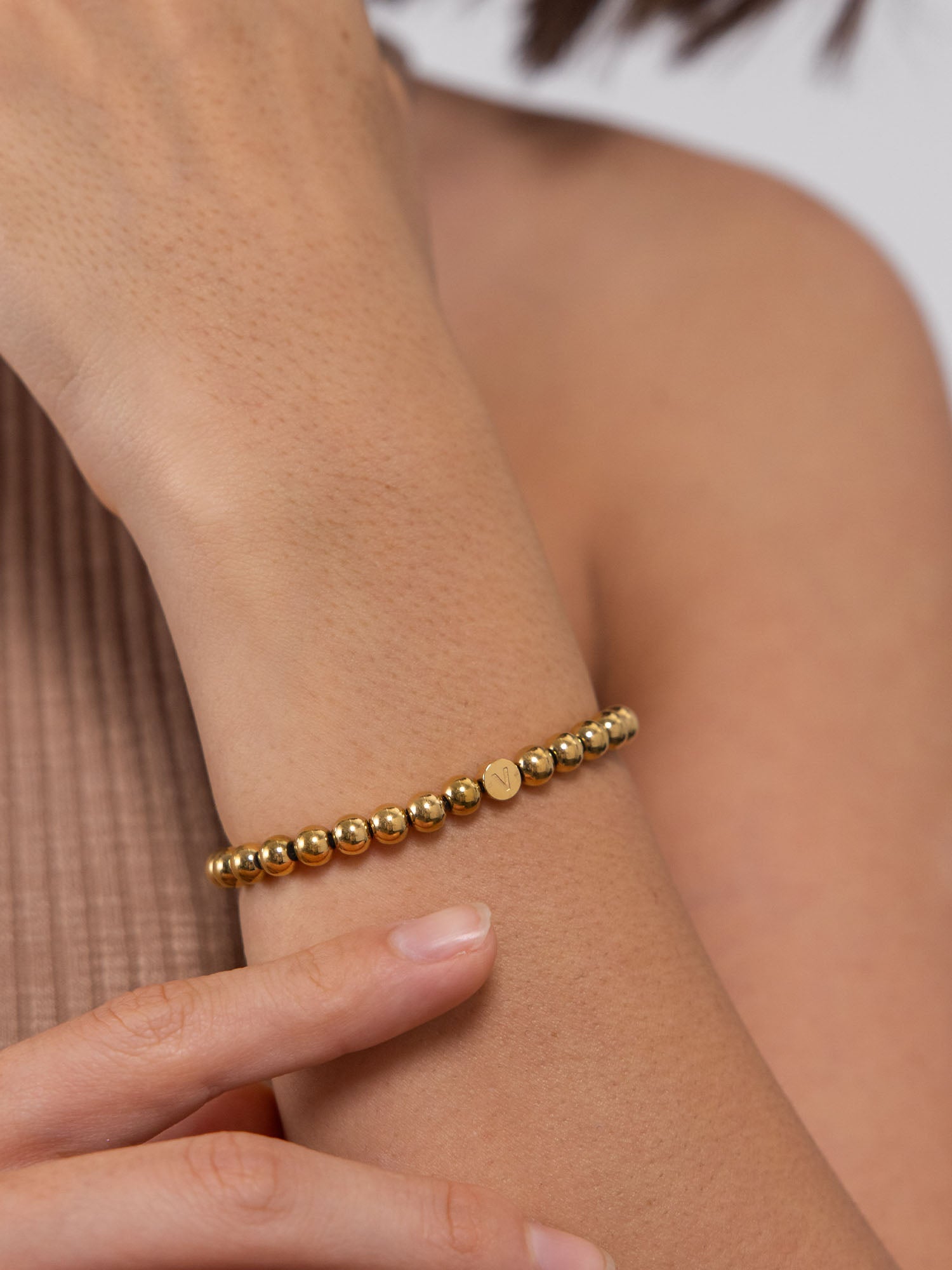 purelei-letter-v-armband-flexibler-bangle-8-cm image 2