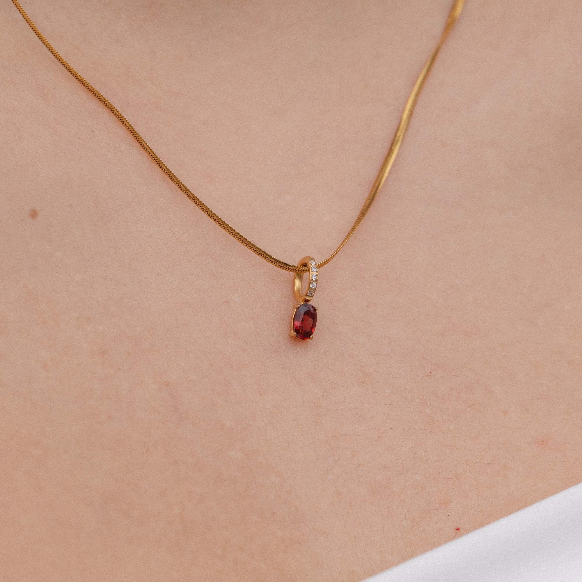 purelei-geburtsstein-charm-januar-granat-ovaler-anh-nger-gold image 2