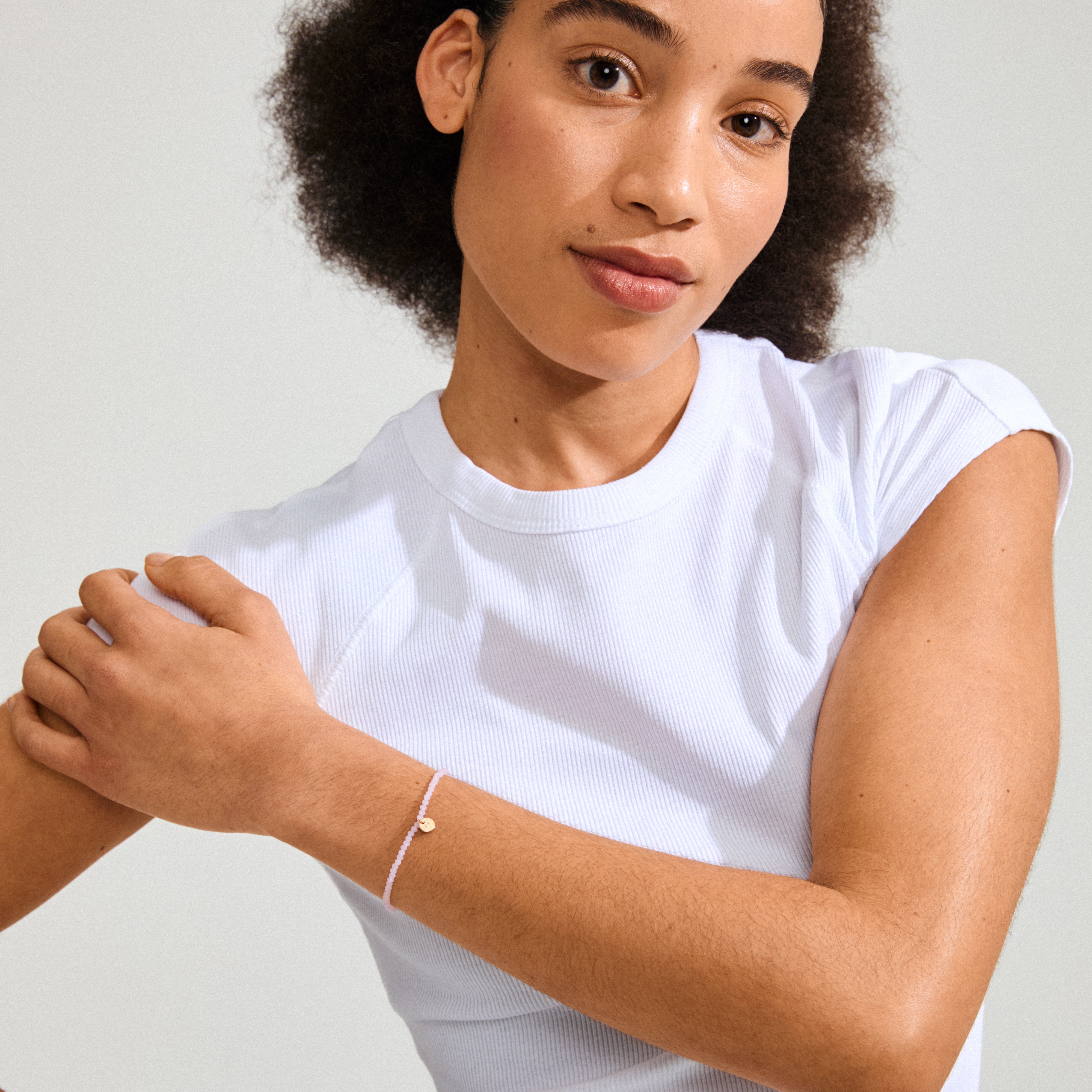 pilgrim-indie-armband-gold-plated-mit-rosa-glasperlen-17-cm image 2