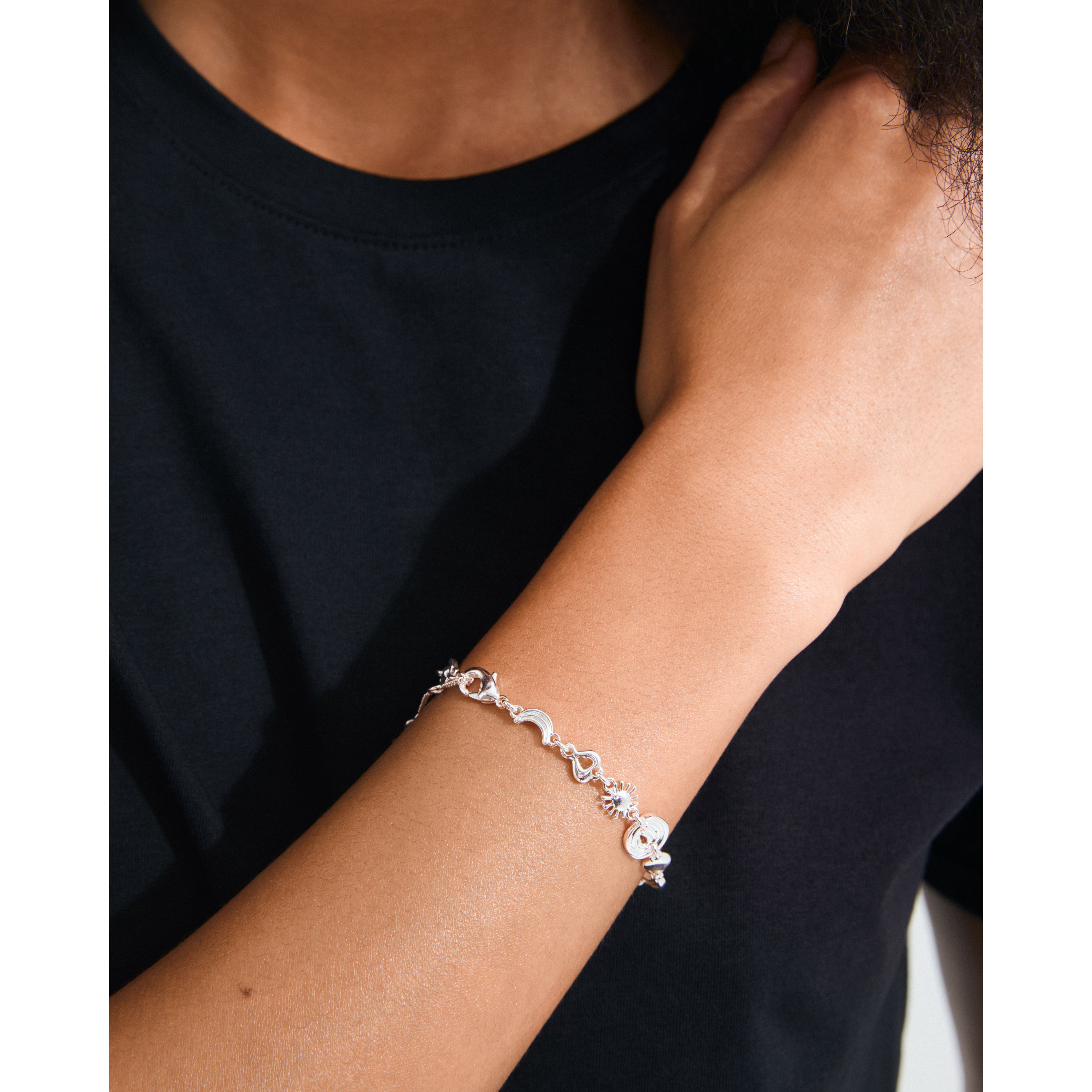 pilgrim-misha-armband-versilbert-mit-sonne-mond-und-herz image 3