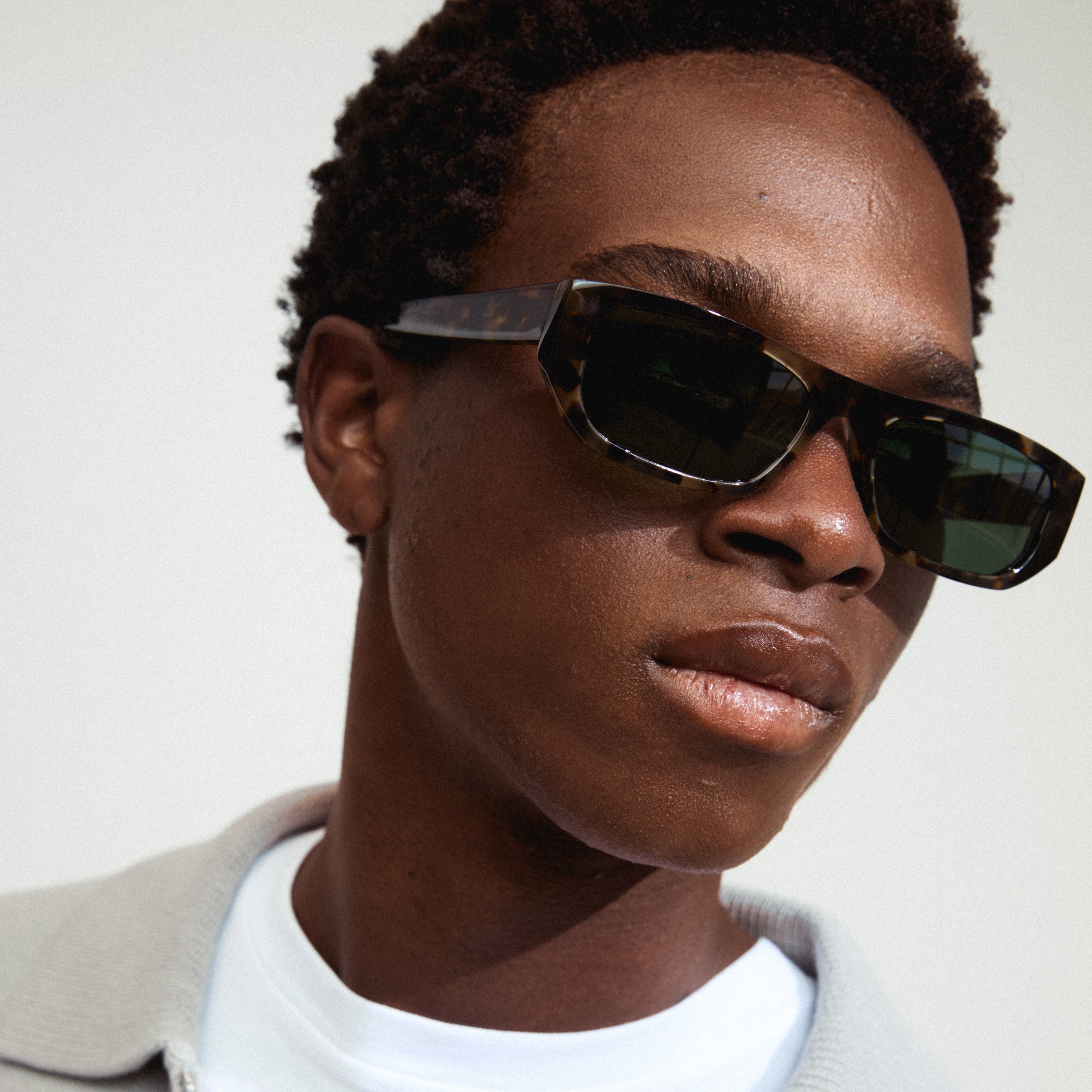 pilgrim-ainsley-sonnenbrille-tortoise-braun-rechteckig image 4