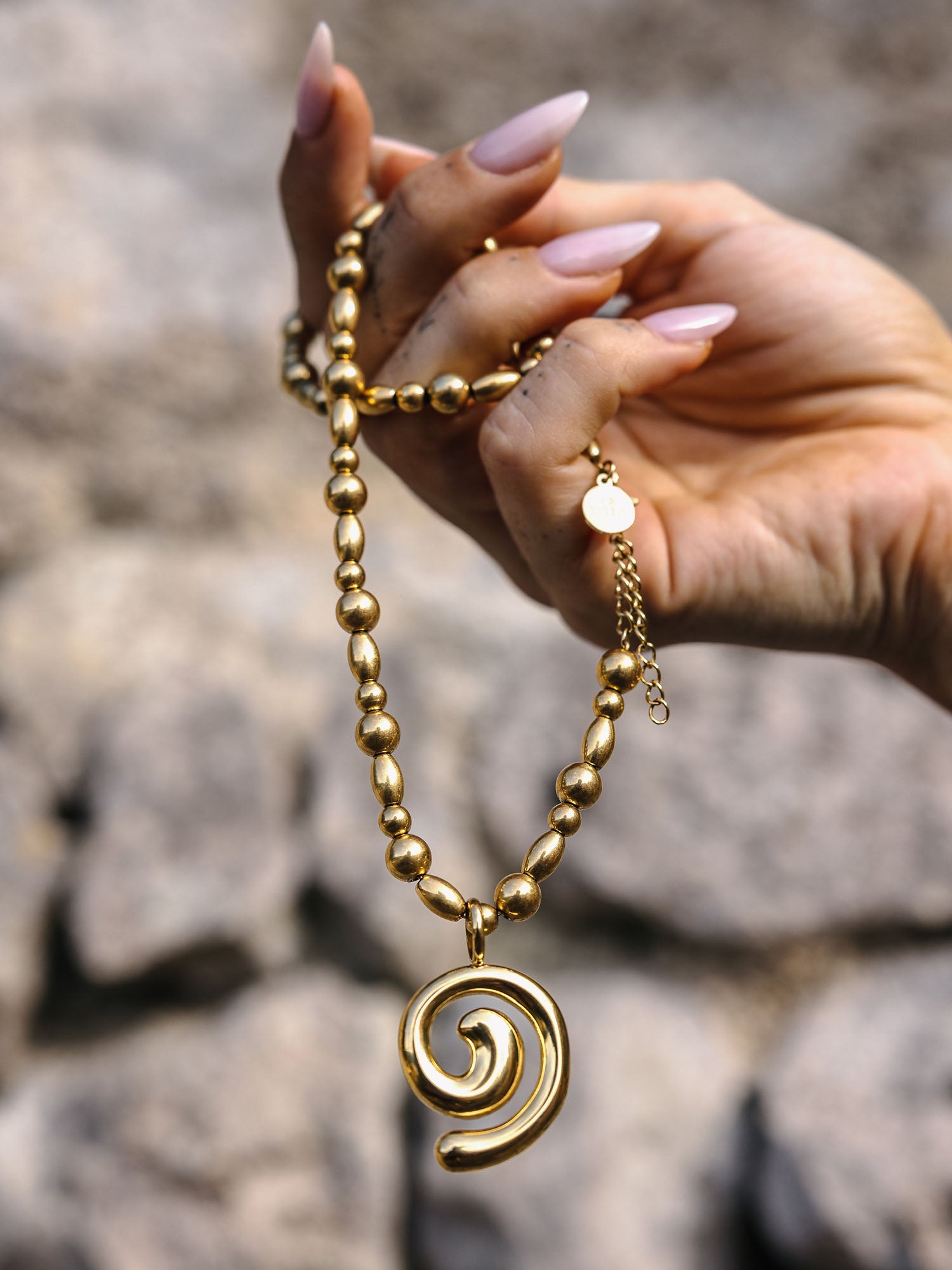 purelei-swirl-kette-mit-spiralanh-nger-statement-halskette-verstellbar-40-45-cm image 2